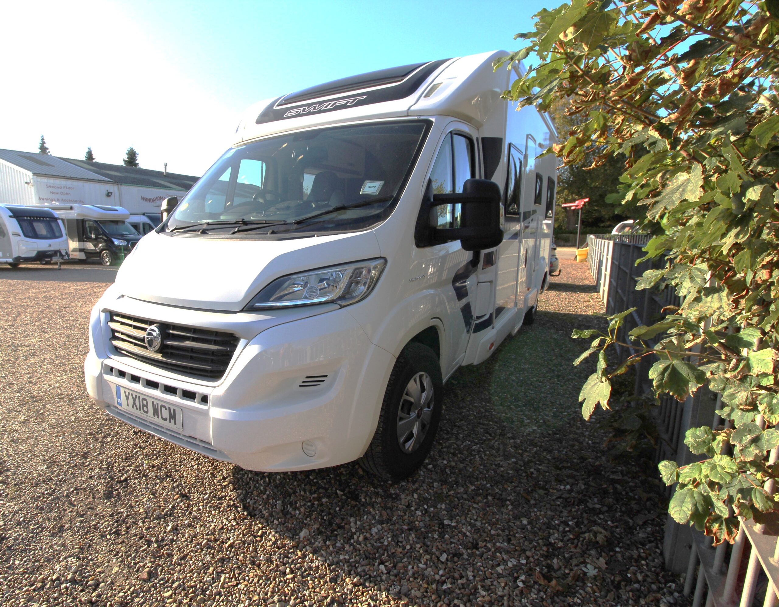 2018-swift-escape-685-4_1.jpg