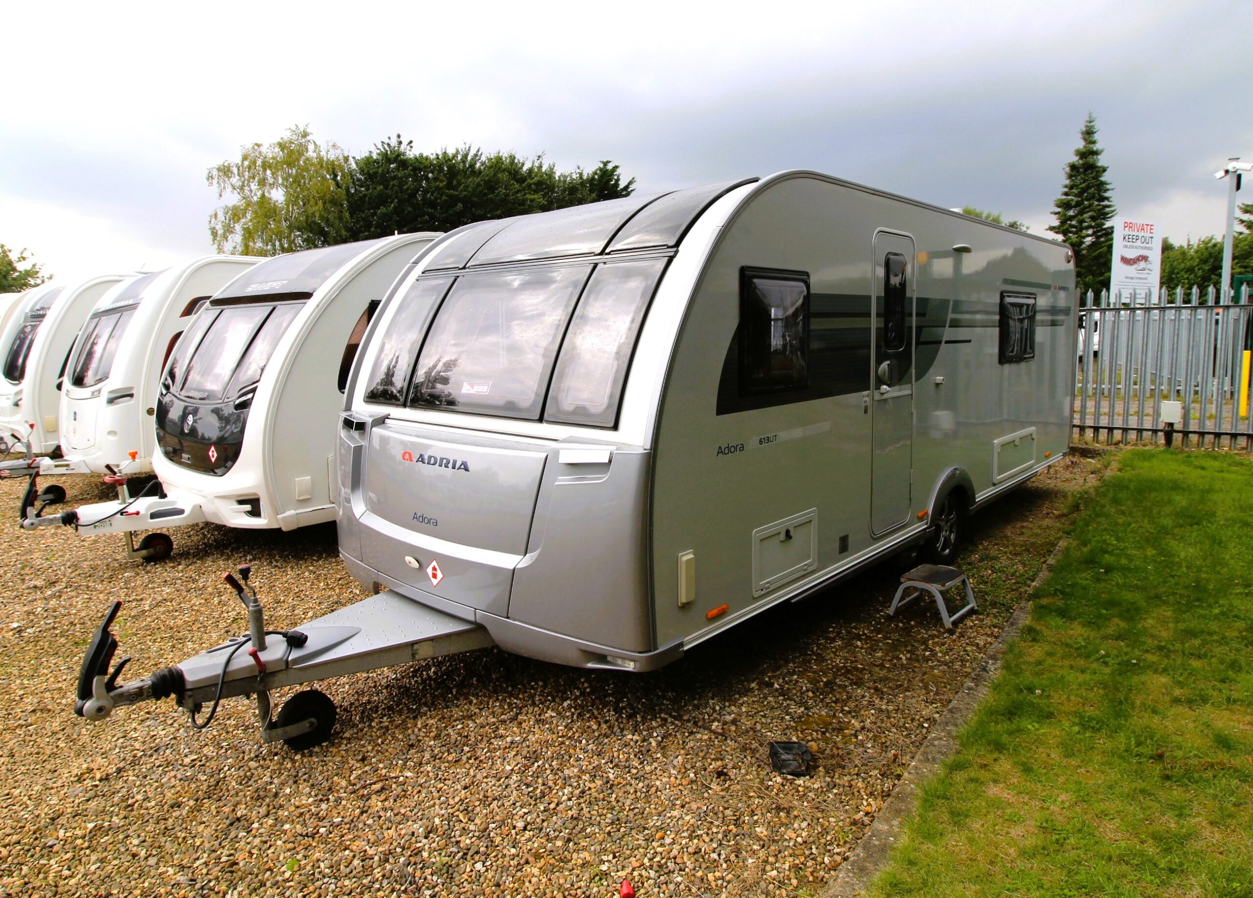 2019-adria-adora-thames-613-ut-used-15.jpg