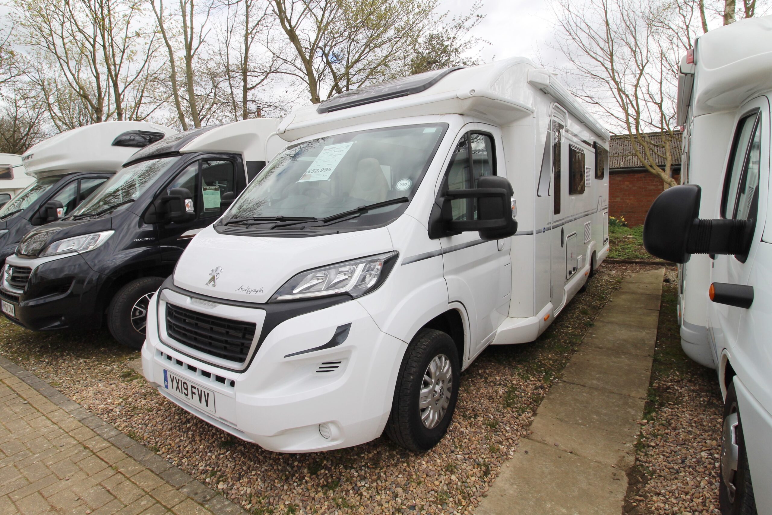 2019-bailey-autograph-79-4-motorhome-wandahome-1.jpg