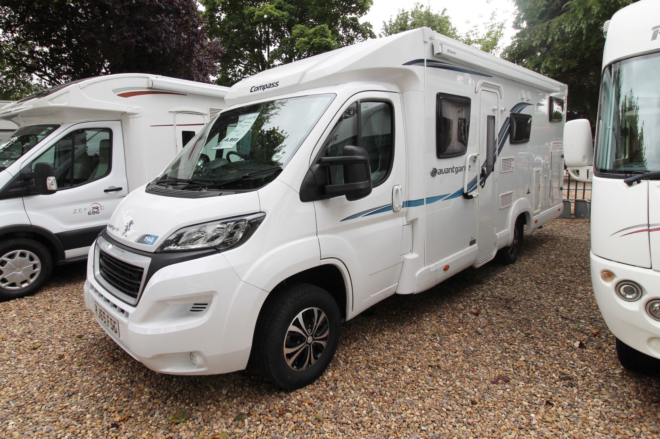 2019-compass-avant-garde-194-motorhome-2.jpg