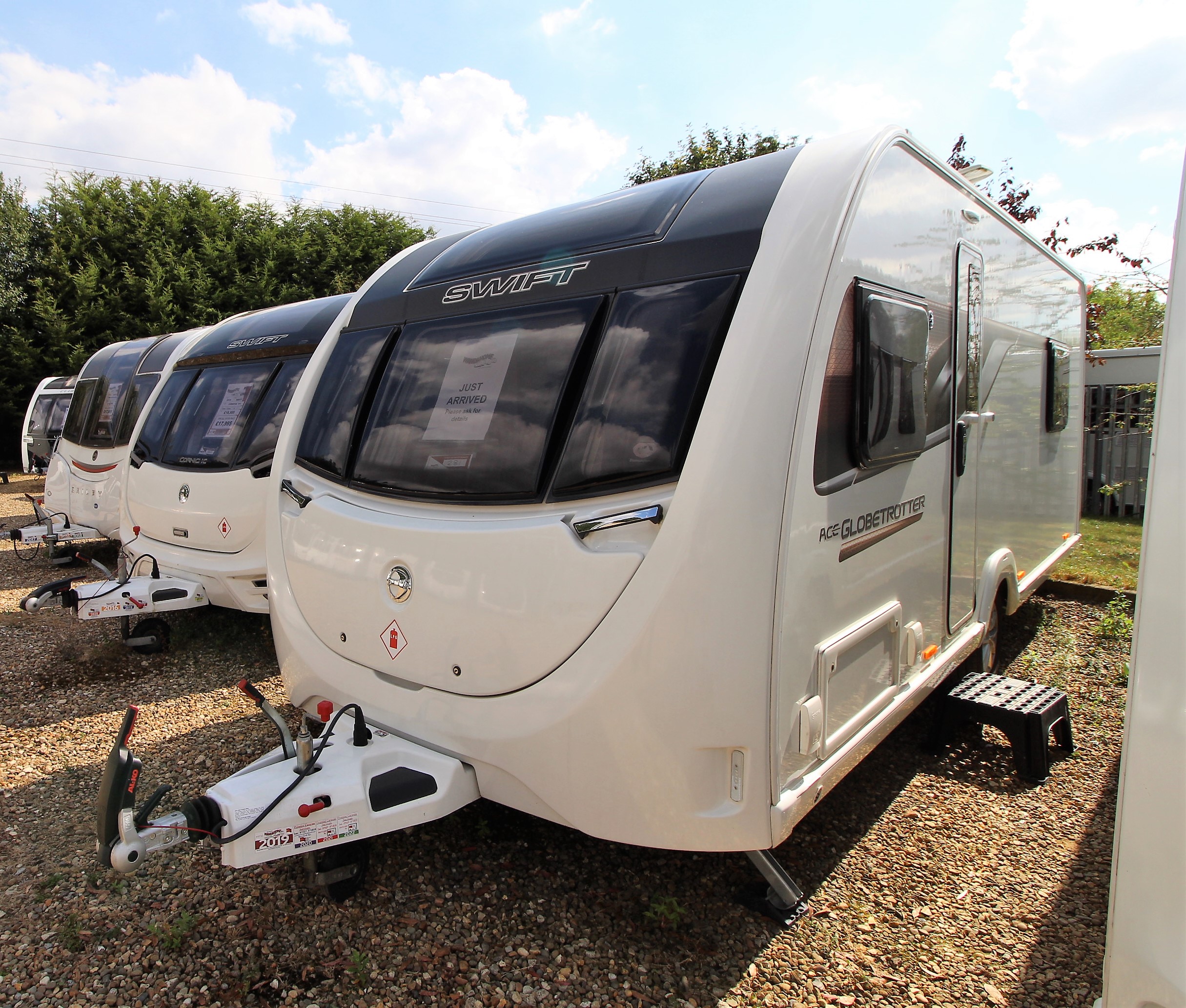2019-swift-ace-globetrotter-2.jpg