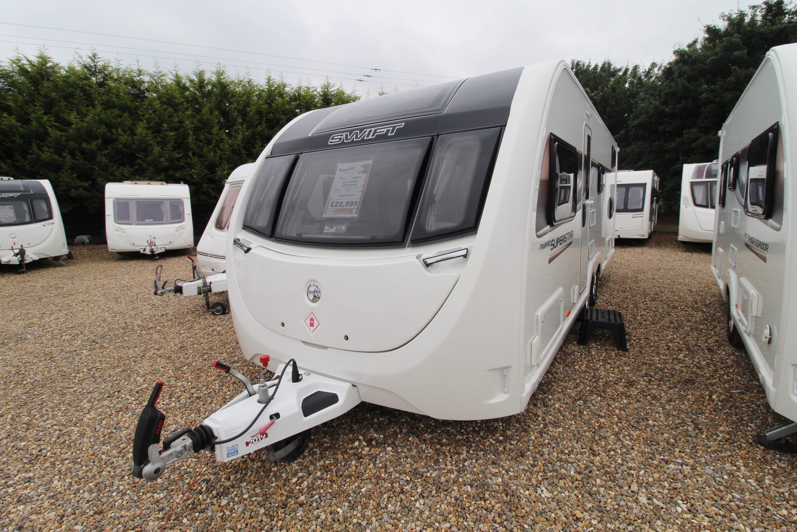 2019-swift-ace-superstar-caravan-wandahome-1.jpg