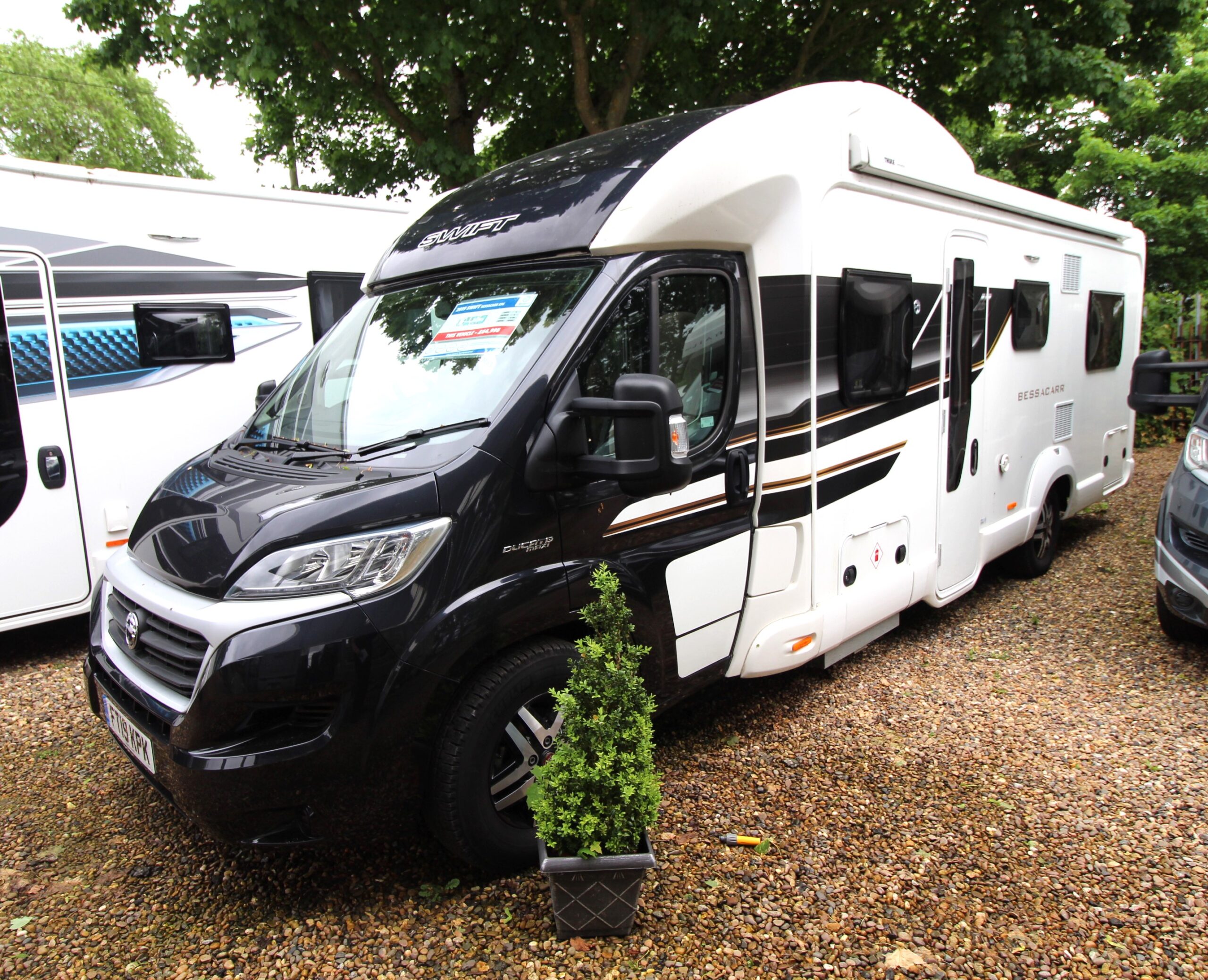 2019-swift-bessacarr-596-used-5.jpg