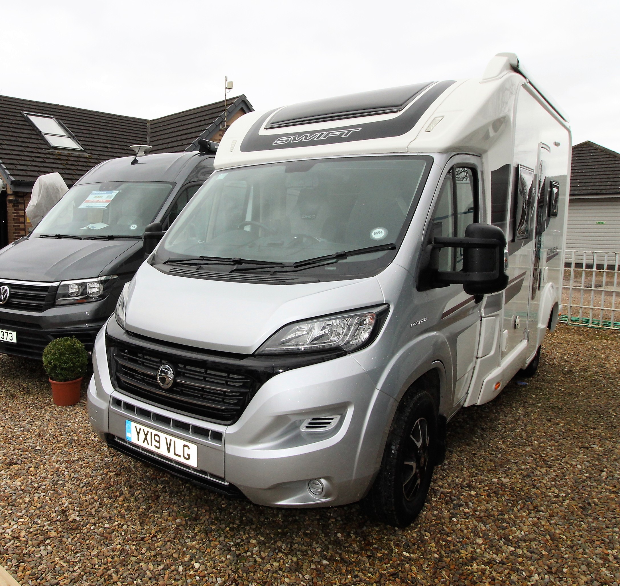 2019-swift-corniche-604-key-m91-4.jpg