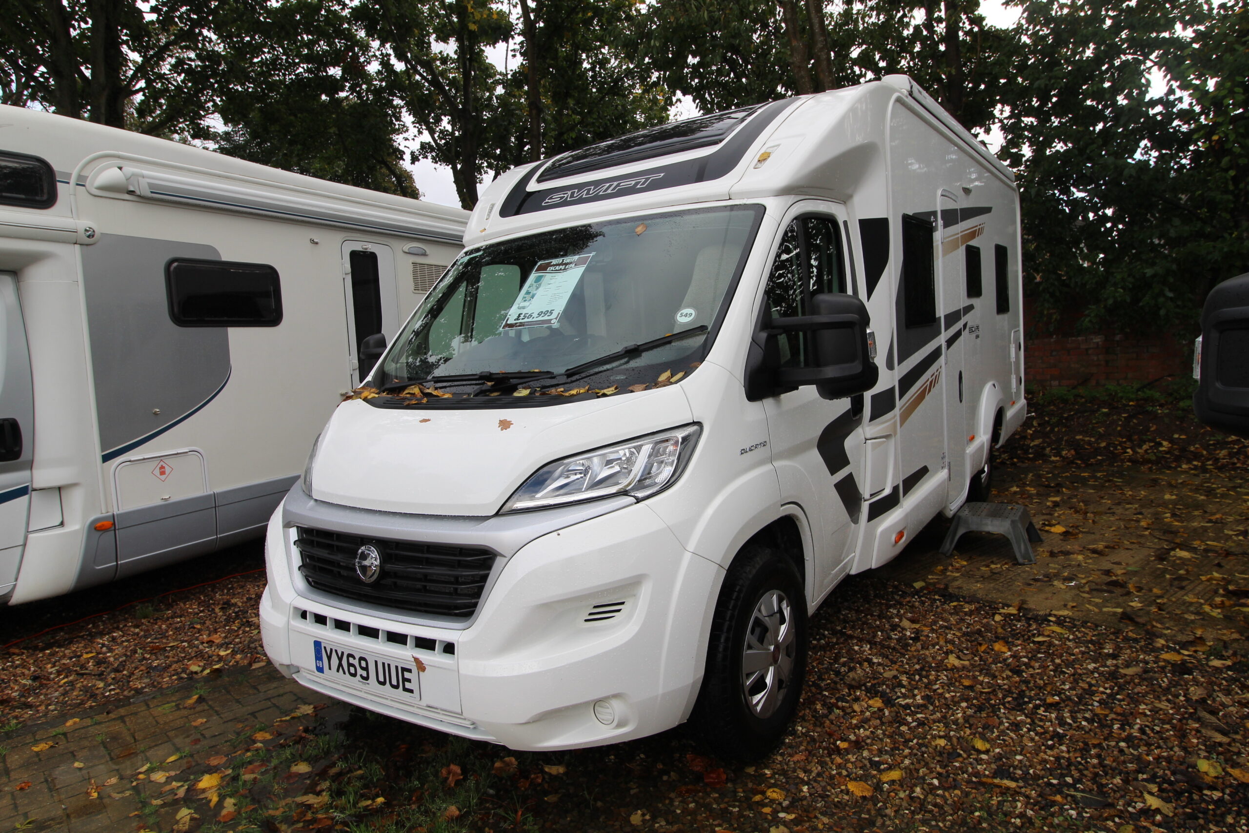 2019-swift-escape-694-motorhome-wandahome-1.jpg