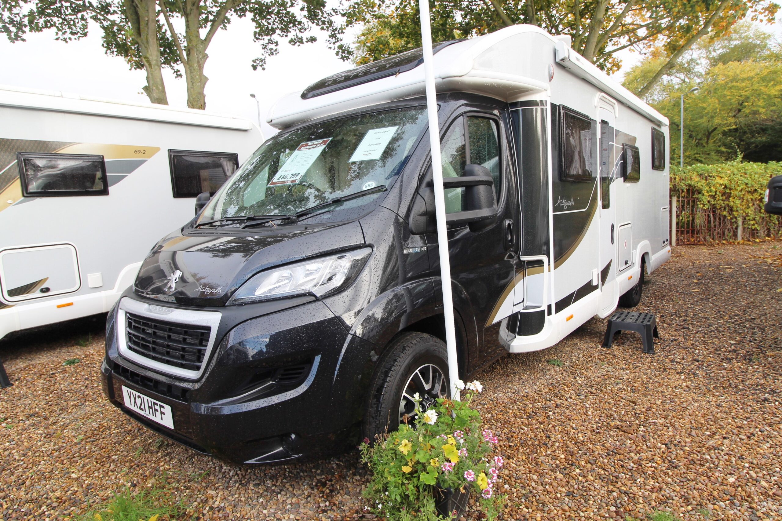 2020-bailey-autograph-794t-motorhome-17.jpg