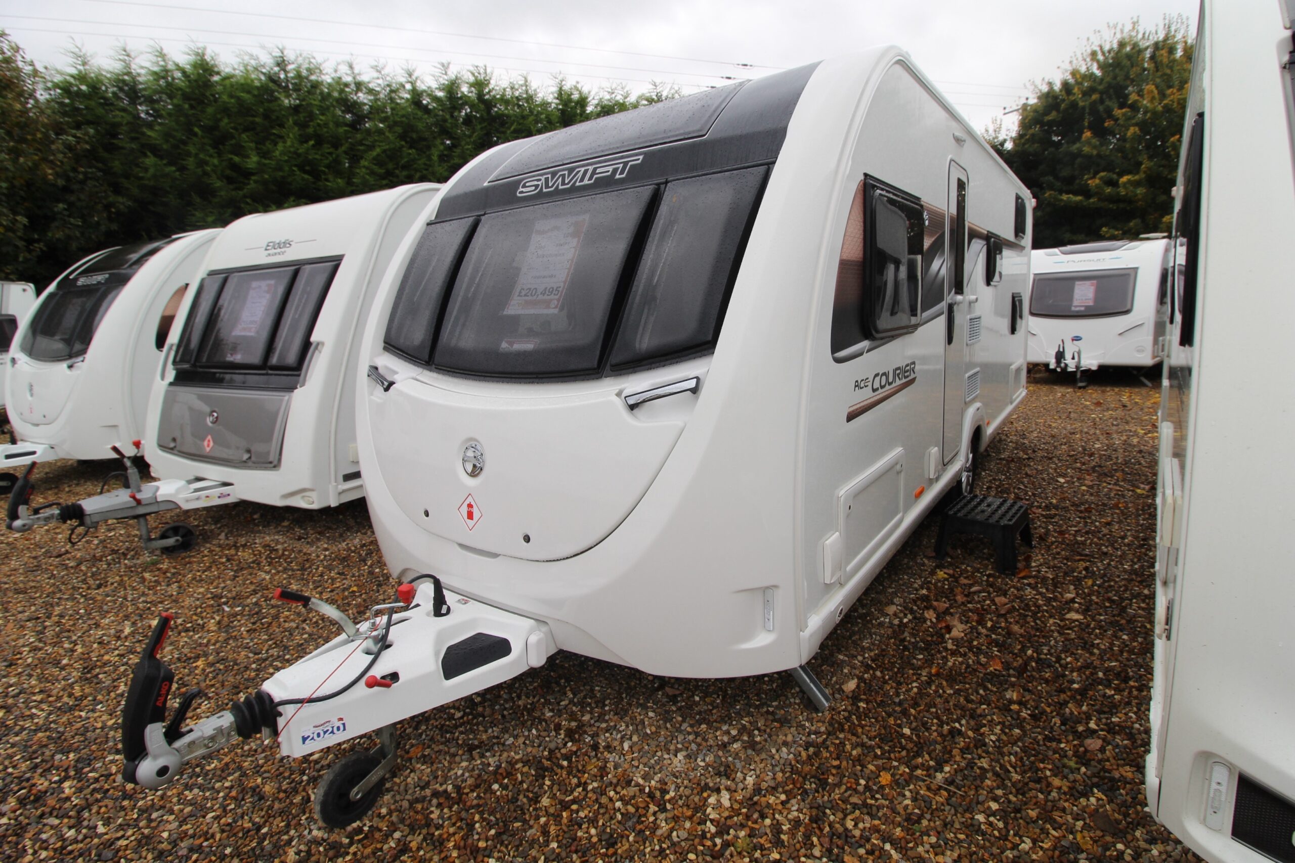 2020-swift-ace-courier-caravan-14.jpg