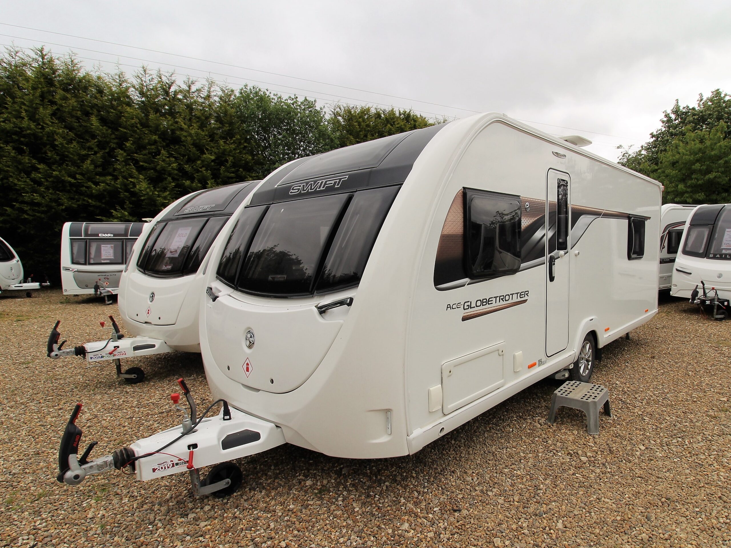 2020-swift-ace-globetrotter-used-9.jpg