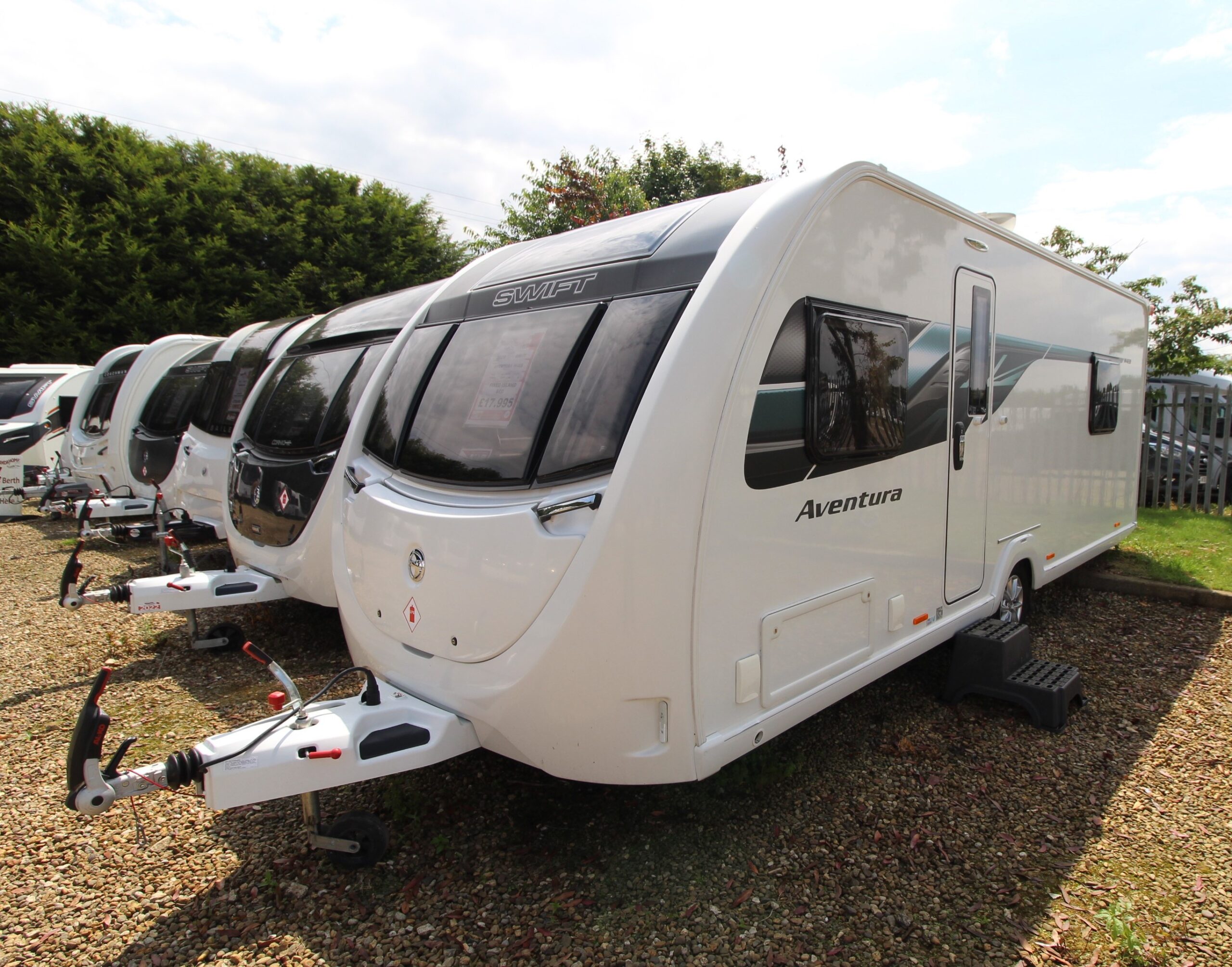 2020-swift-aventura-m4-eb-1.jpg