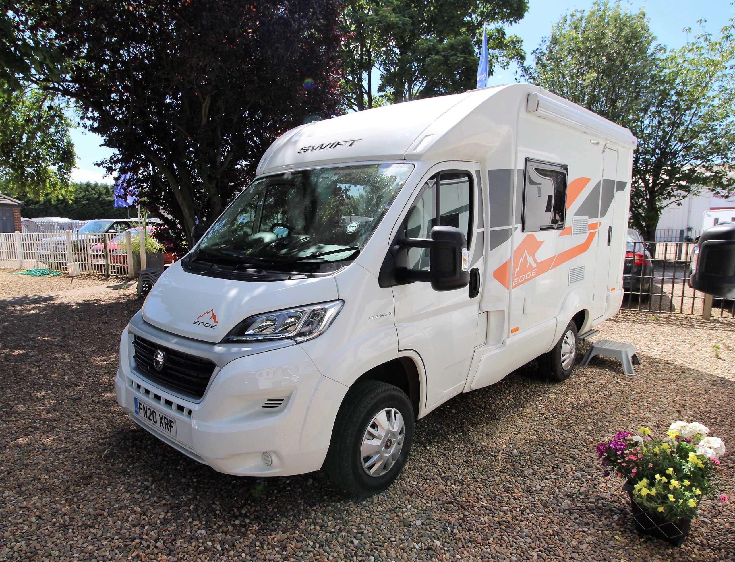 2020-swift-edge-412-20.jpg