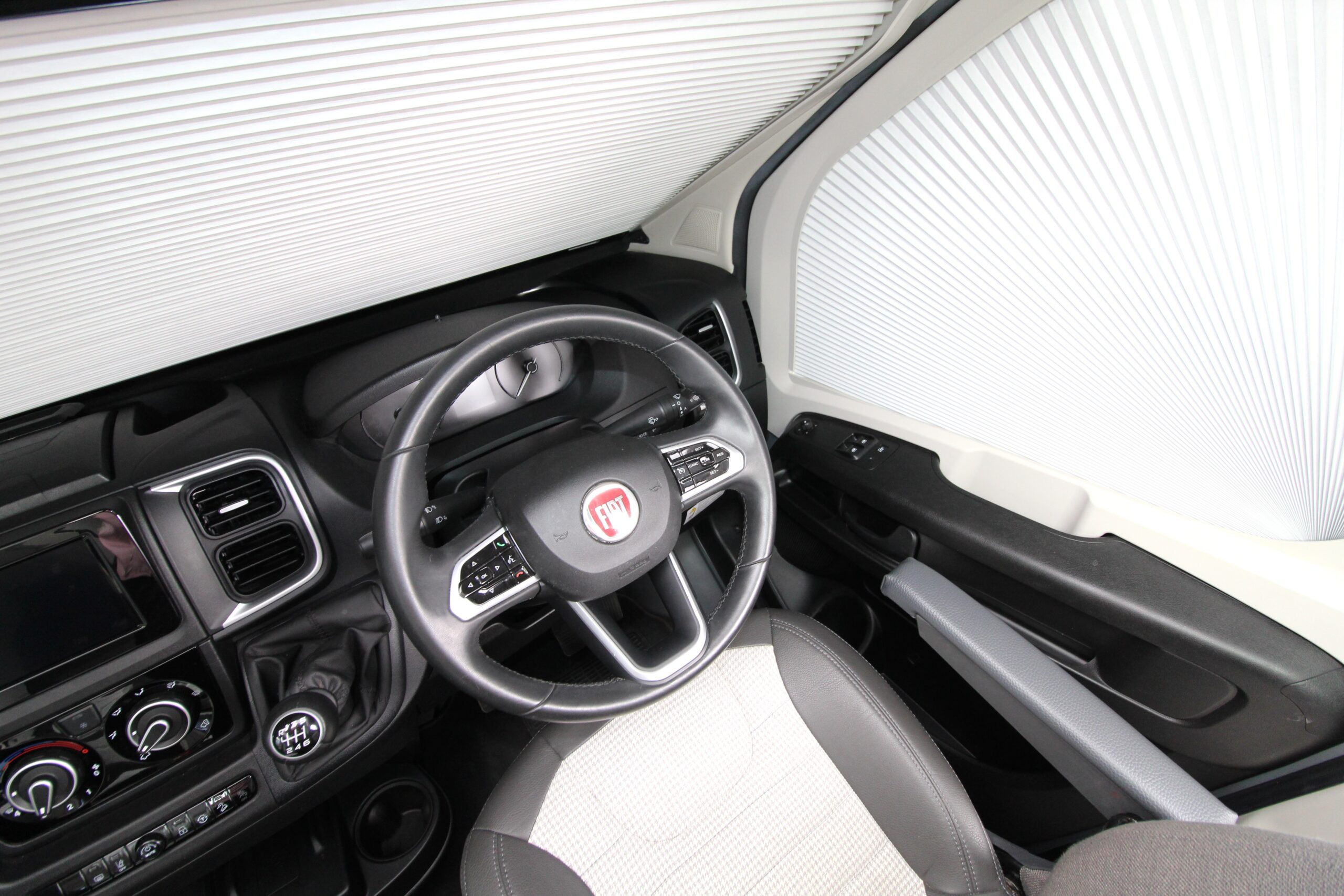 2021-adria-twin-supreme-640-slb-13.jpg