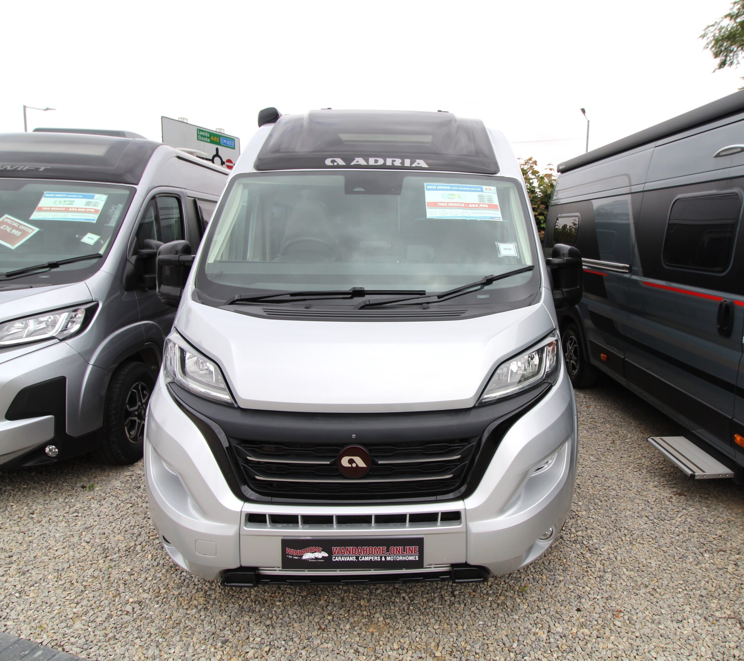 2021-adria-twin-supreme-640-slb-3.jpg