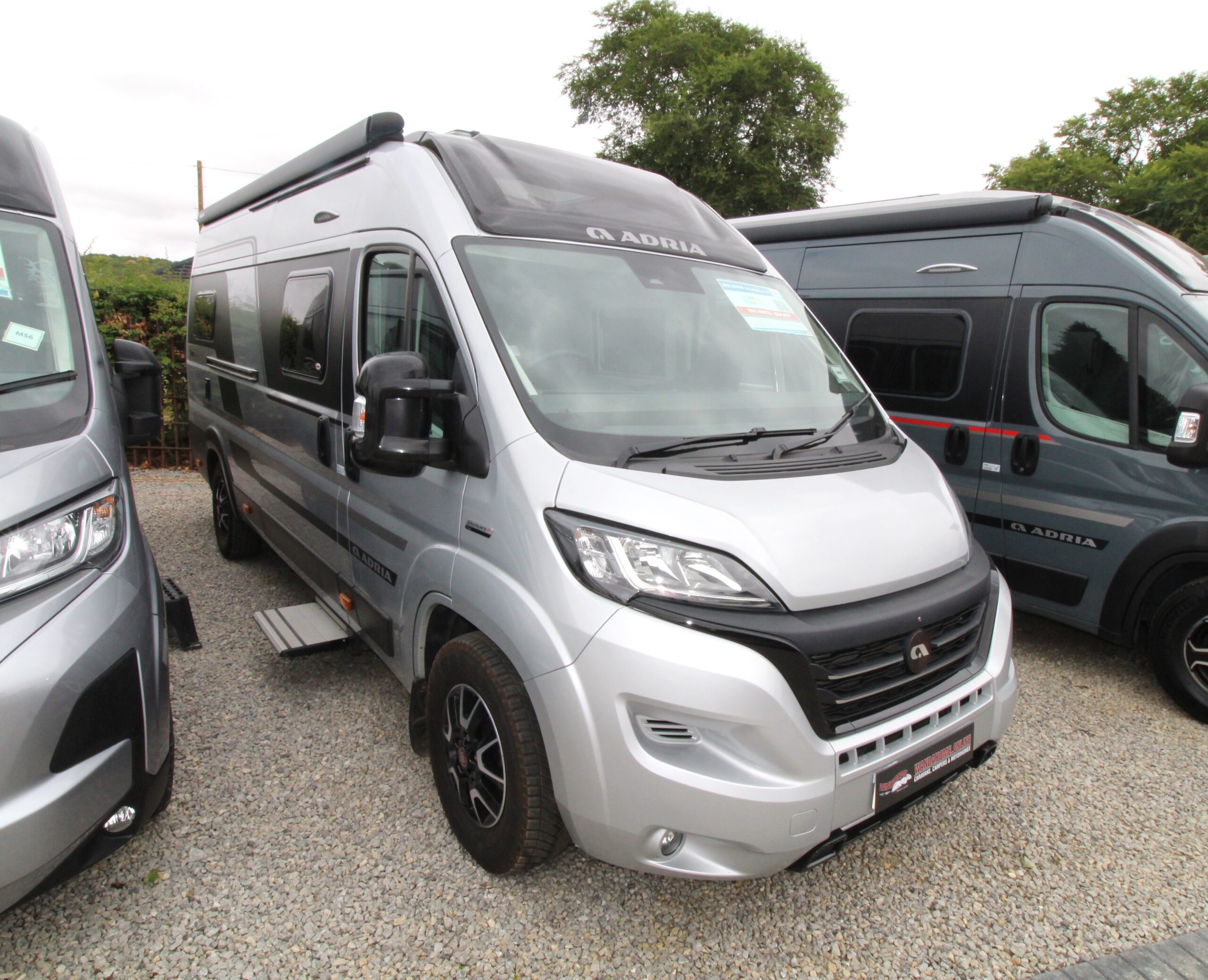 2021-adria-twin-supreme-640-slb-4.jpg