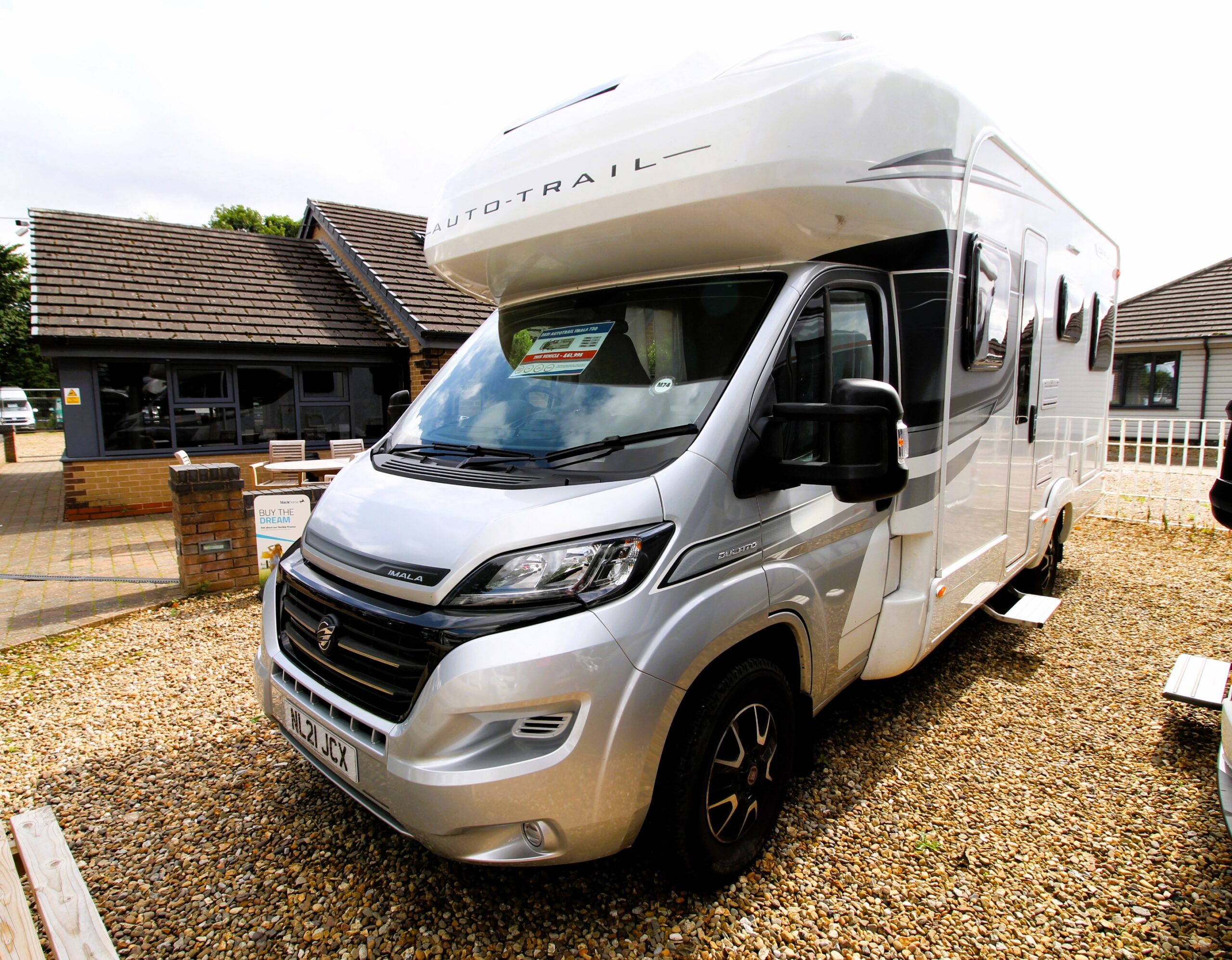 2021-auto-trail-imala-720-used-9.jpg