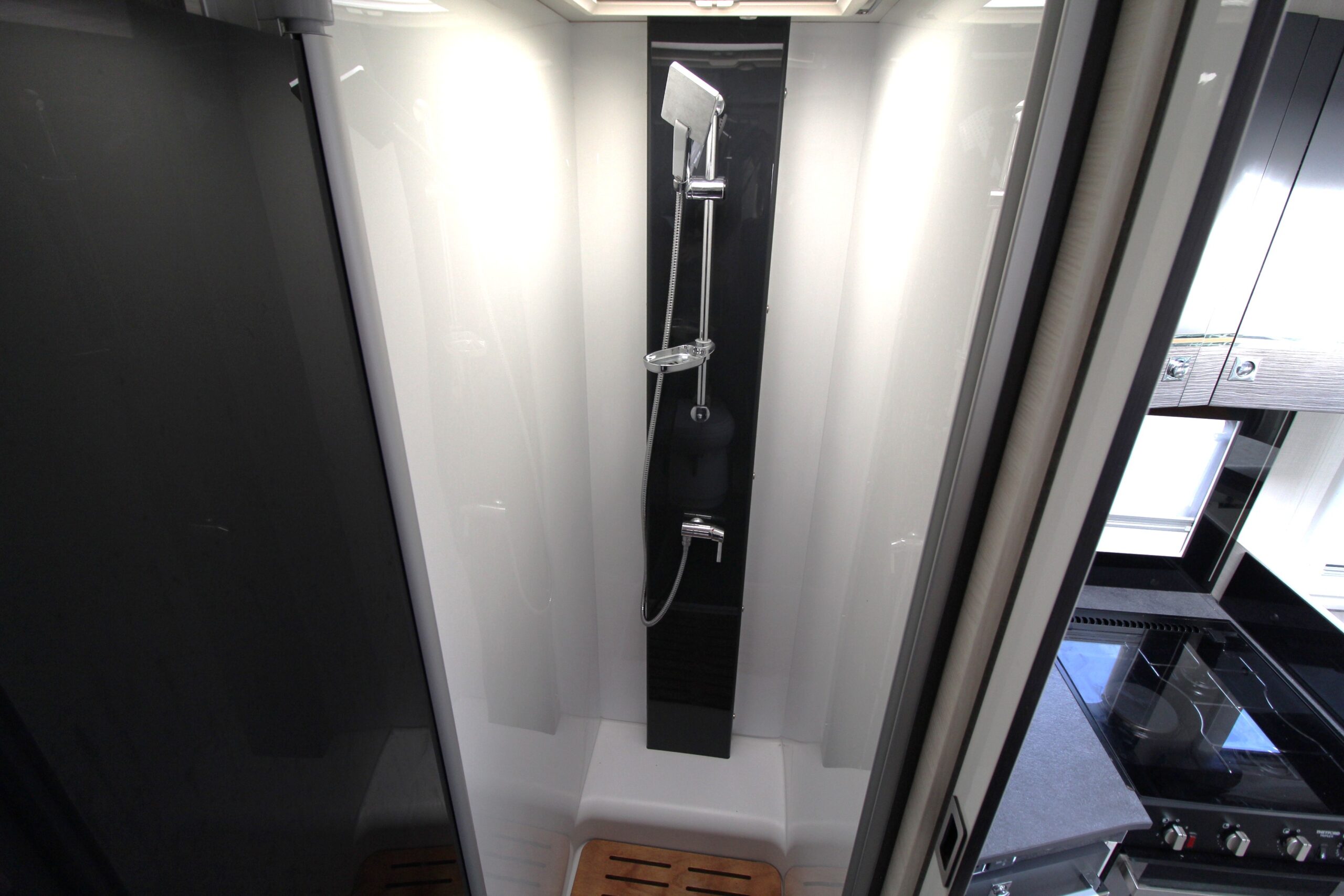 2021-chausson-titanium-premium-650-22.jpg