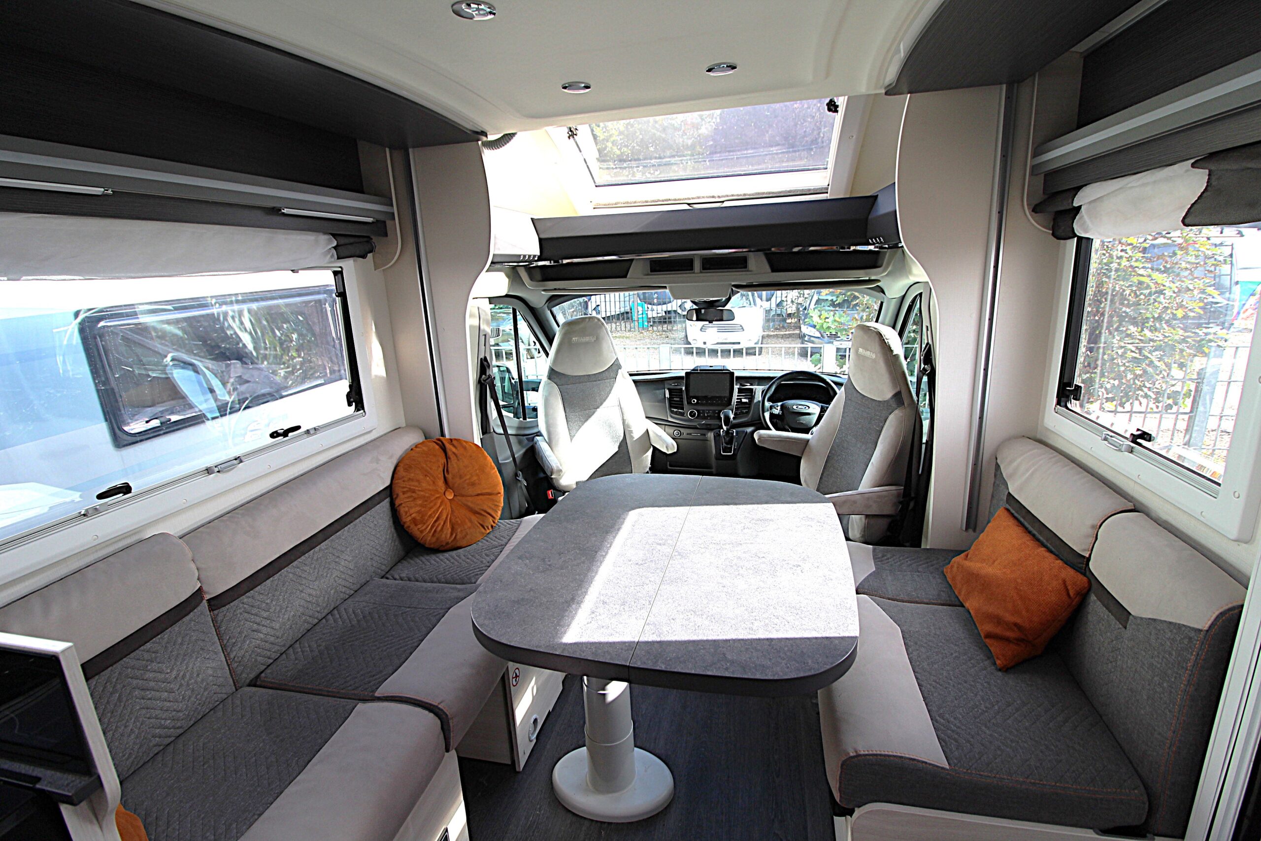 2021-chausson-titanium-premium-650-9.jpg