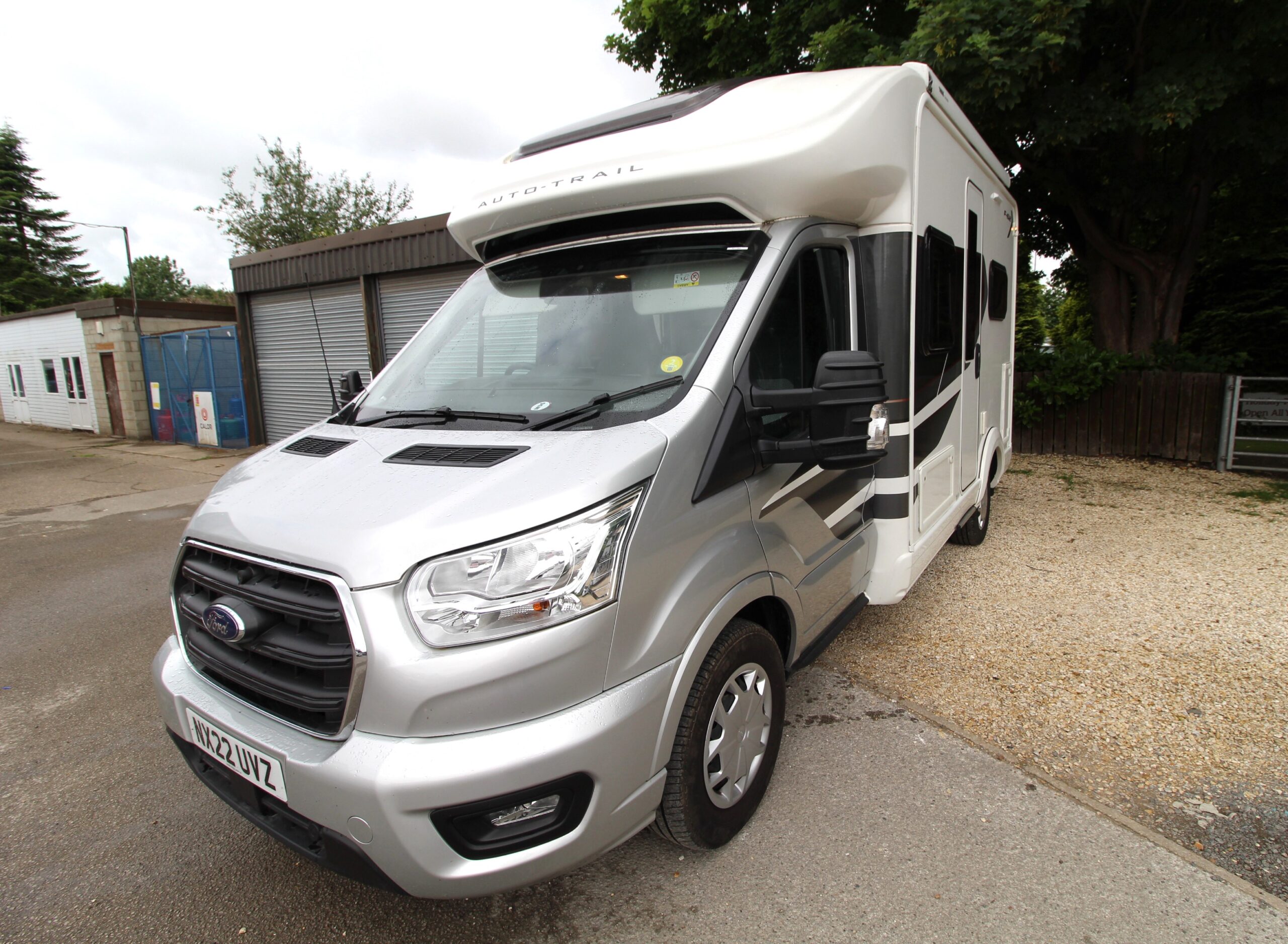 2022-auto-trail-f62-8.jpg
