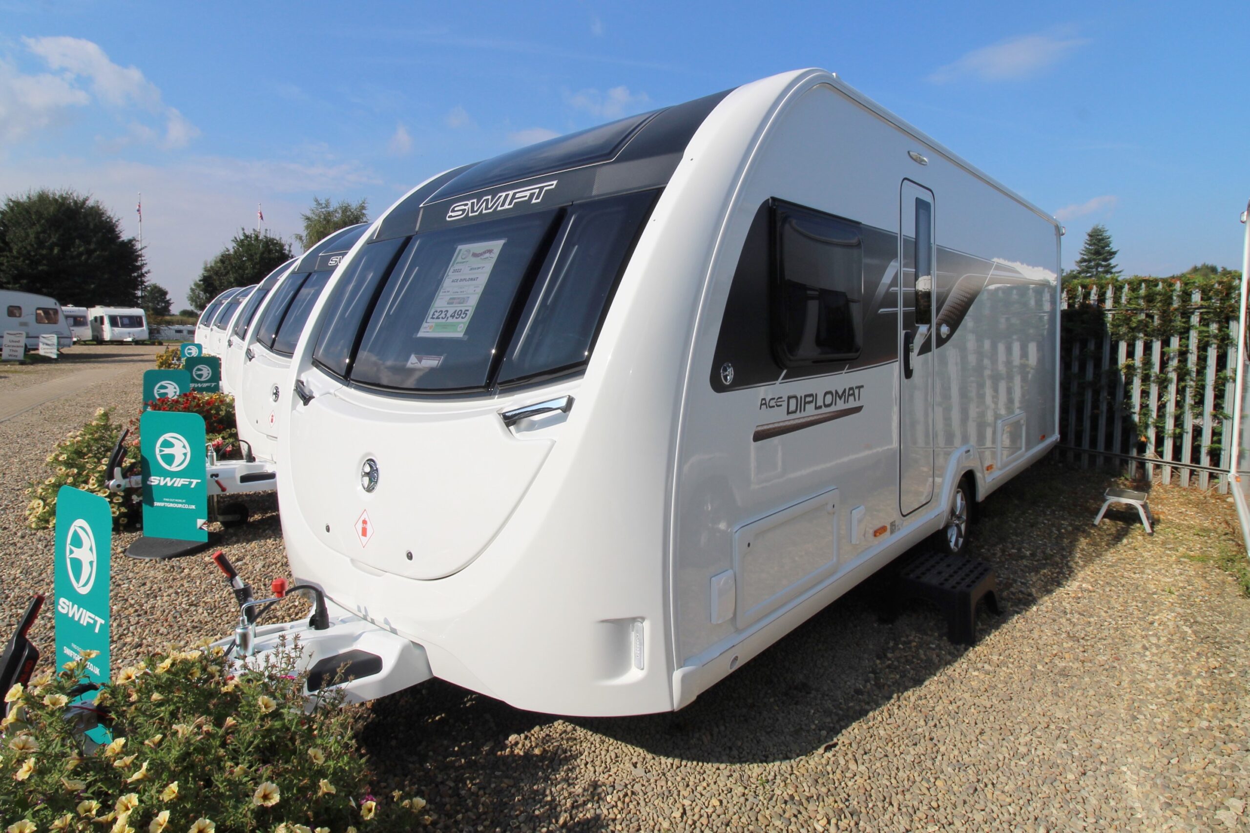 2022-swift-ace-diplomat-wandahome-caravan-8.jpg