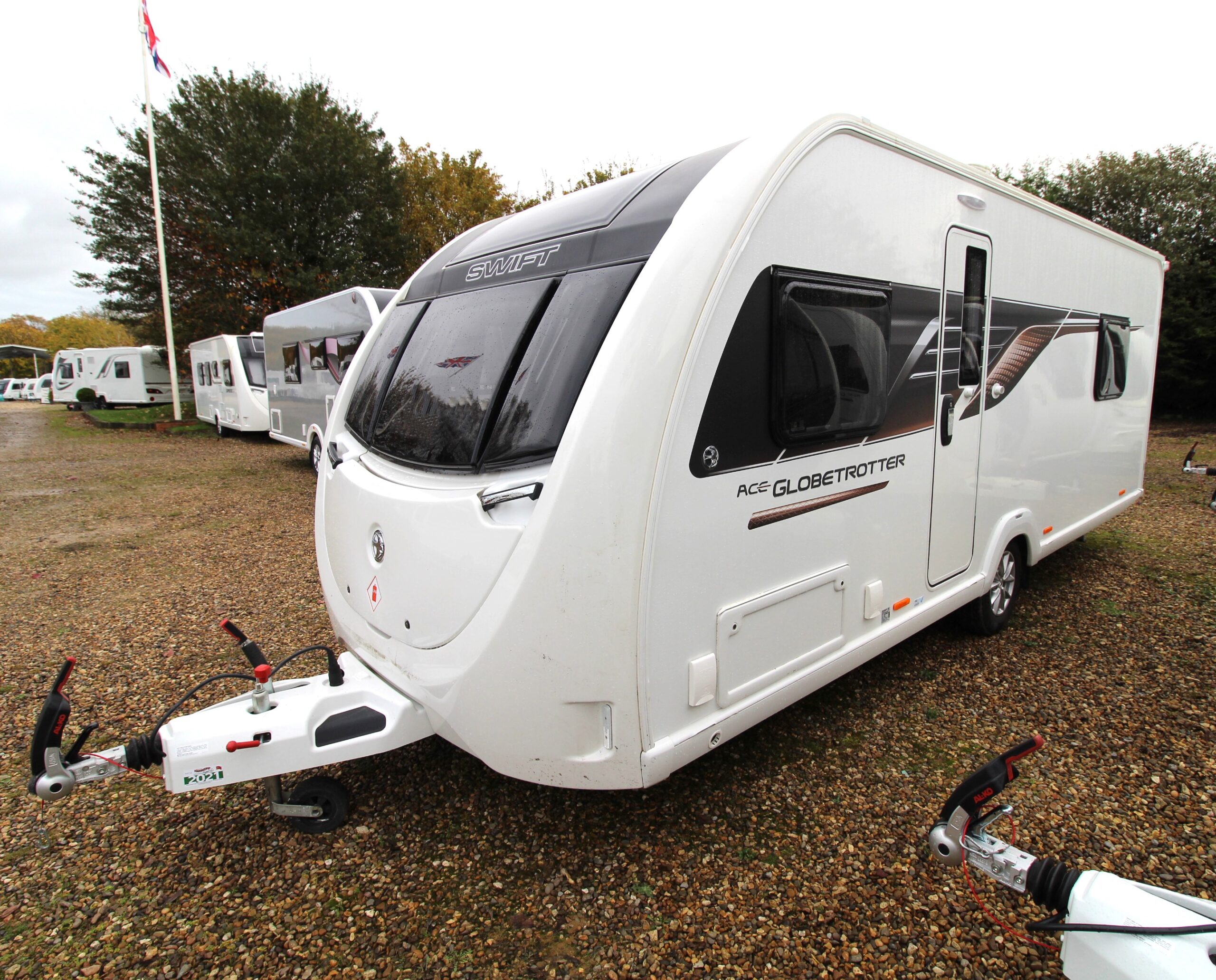 2022-swift-ace-globetrotter-used-4.jpg