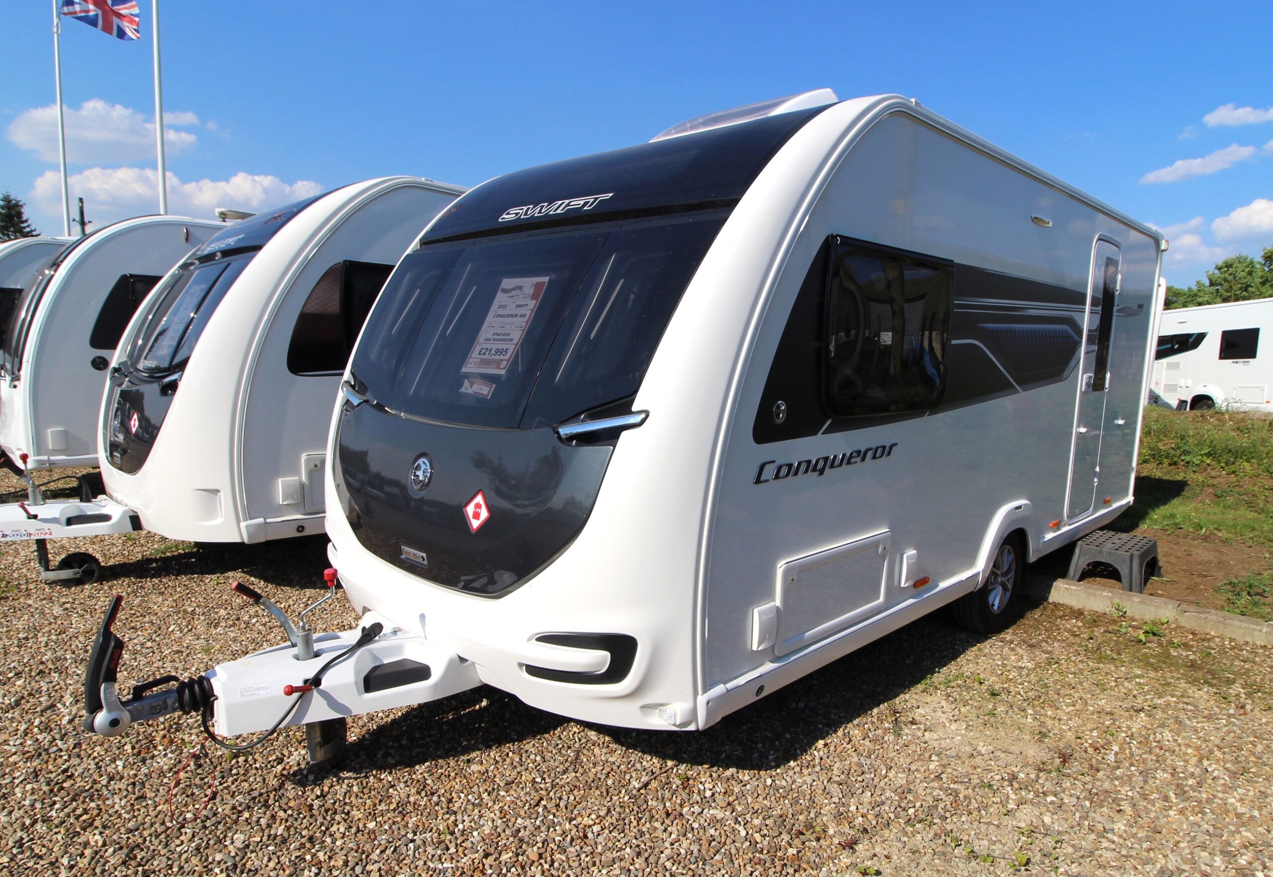 2022-swift-conqueror-480-used-12.jpg