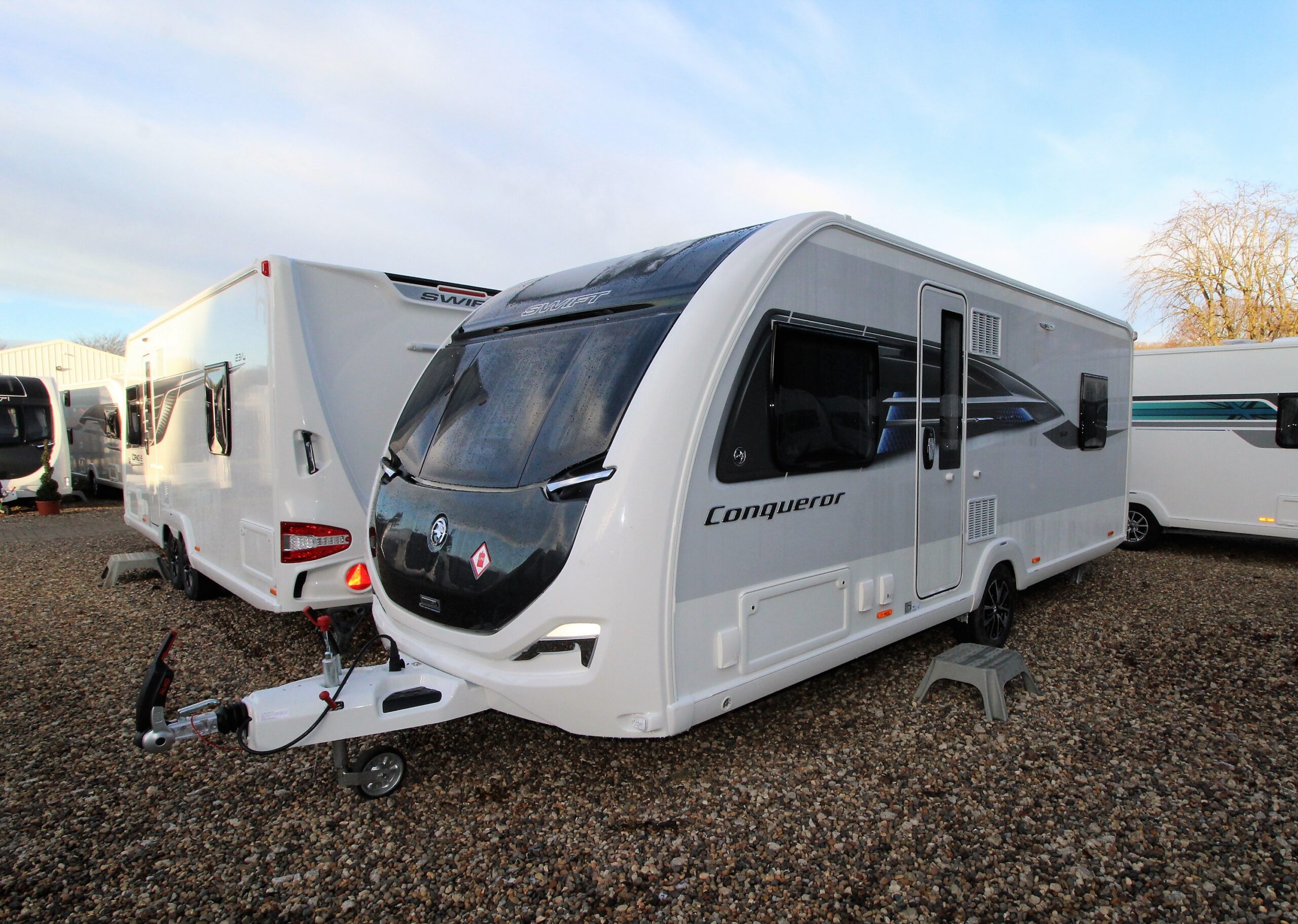 2023-swift-qonqueror-560-4.jpg