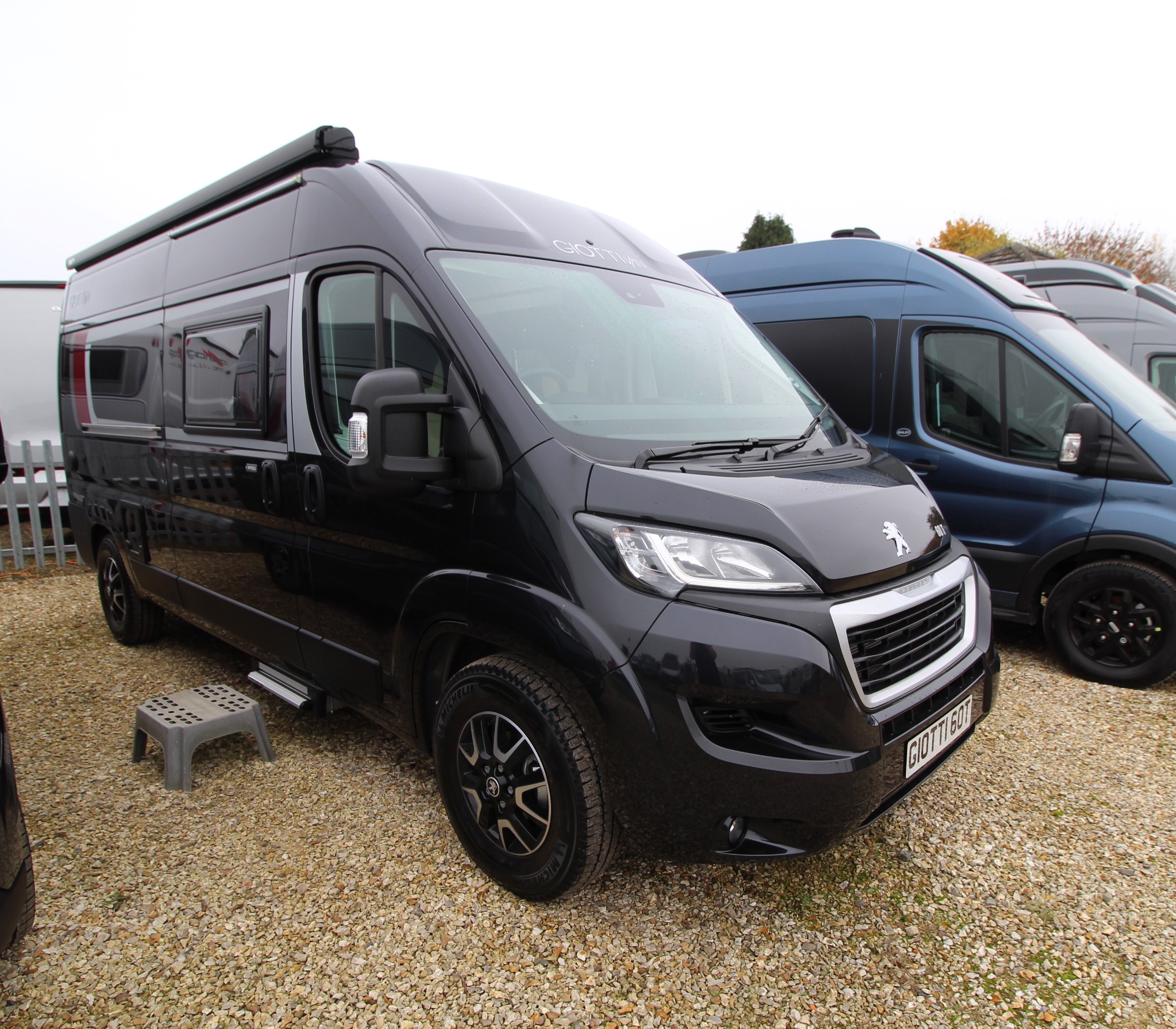 2024-giotti-60t-metallic-black-5_1.jpg