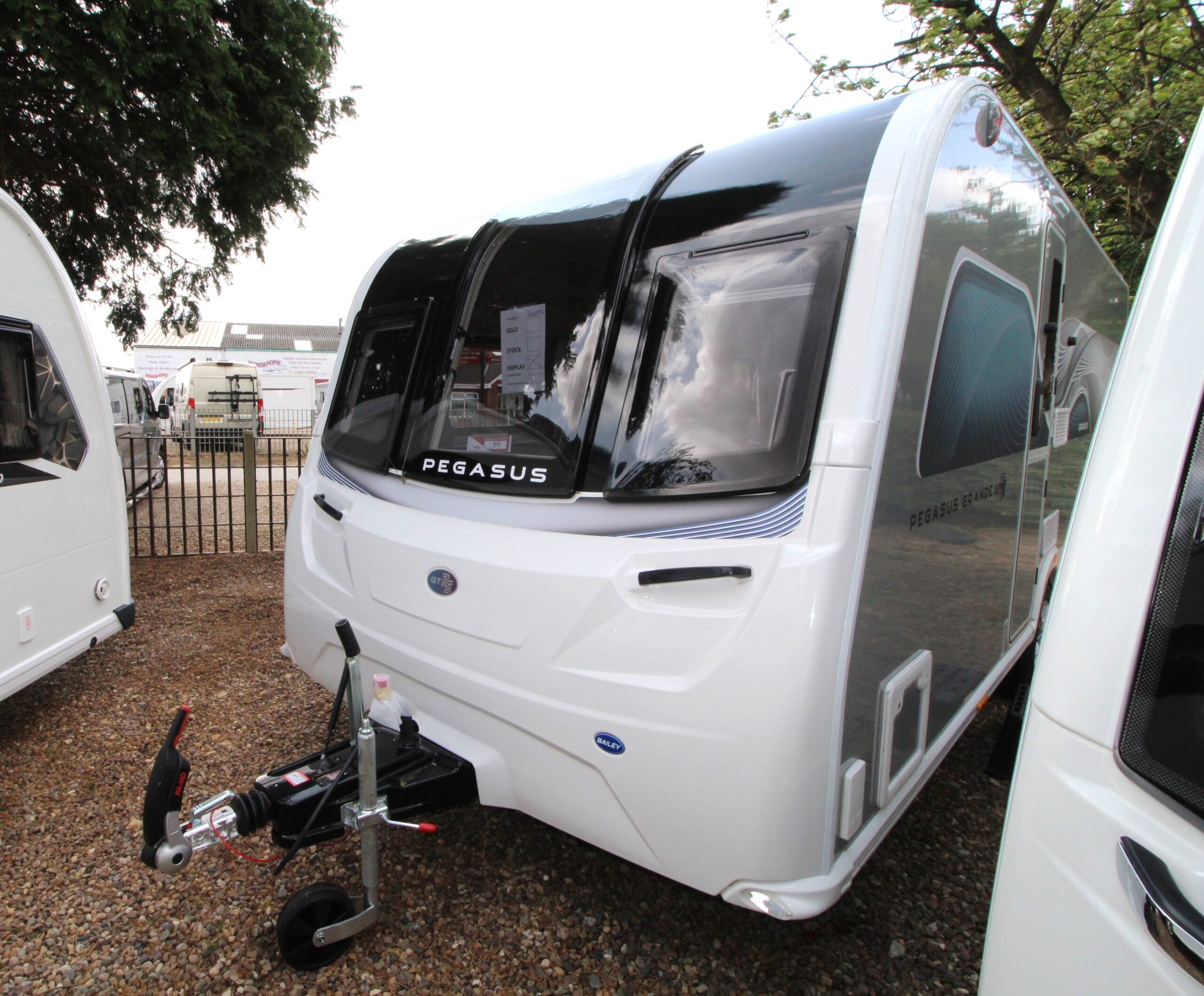 2025-bailey-peg-brindisi-gt75-2.jpg