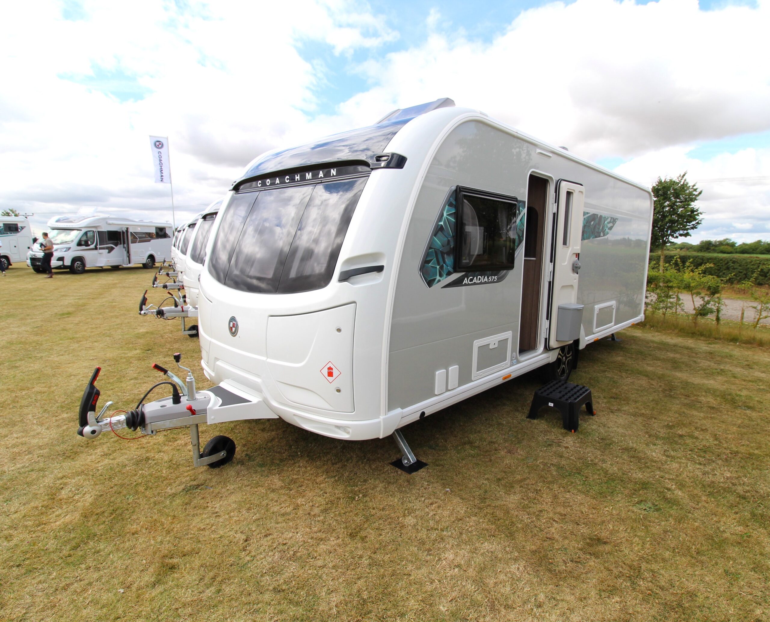 2026-coachman-acadia-575-6.jpg