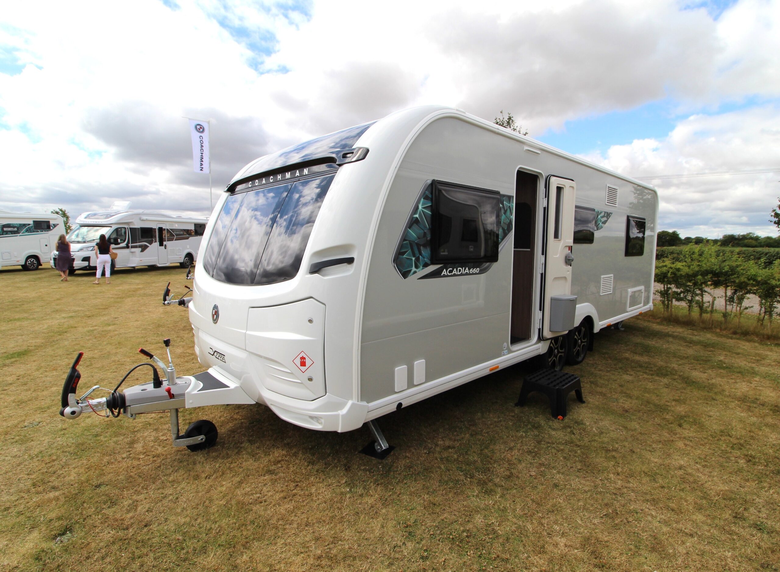 2026-coachman-acadia-660-extermal-3.jpg