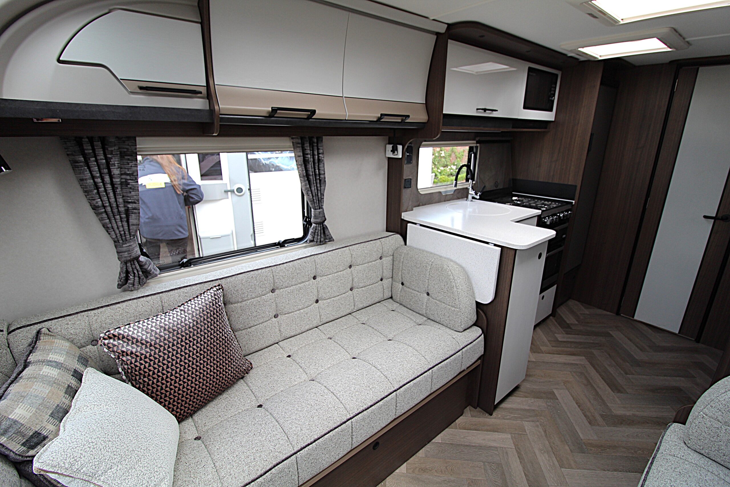 2026-coachman-laser-480-17.jpg