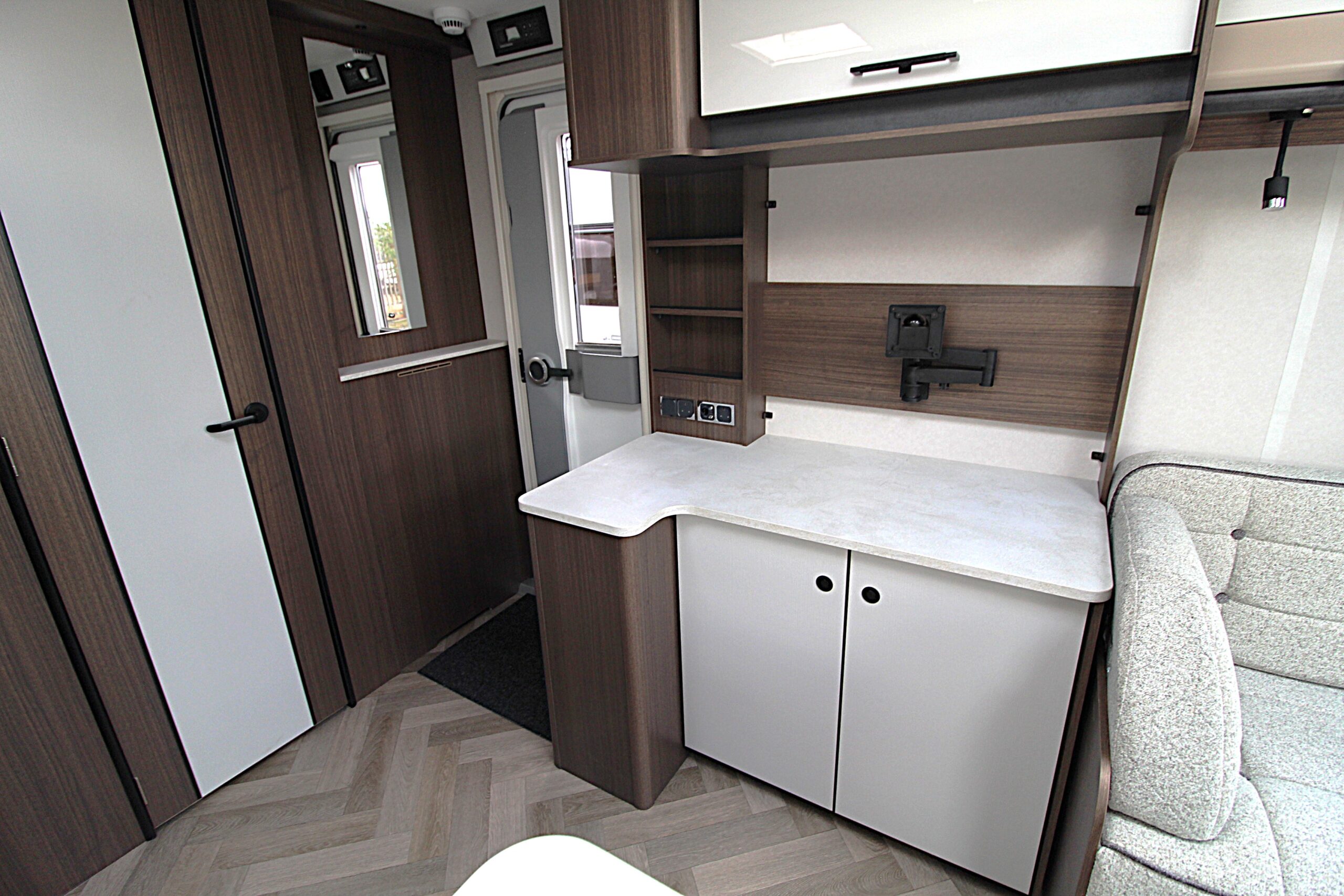 2026-coachman-laser-480-20.jpg