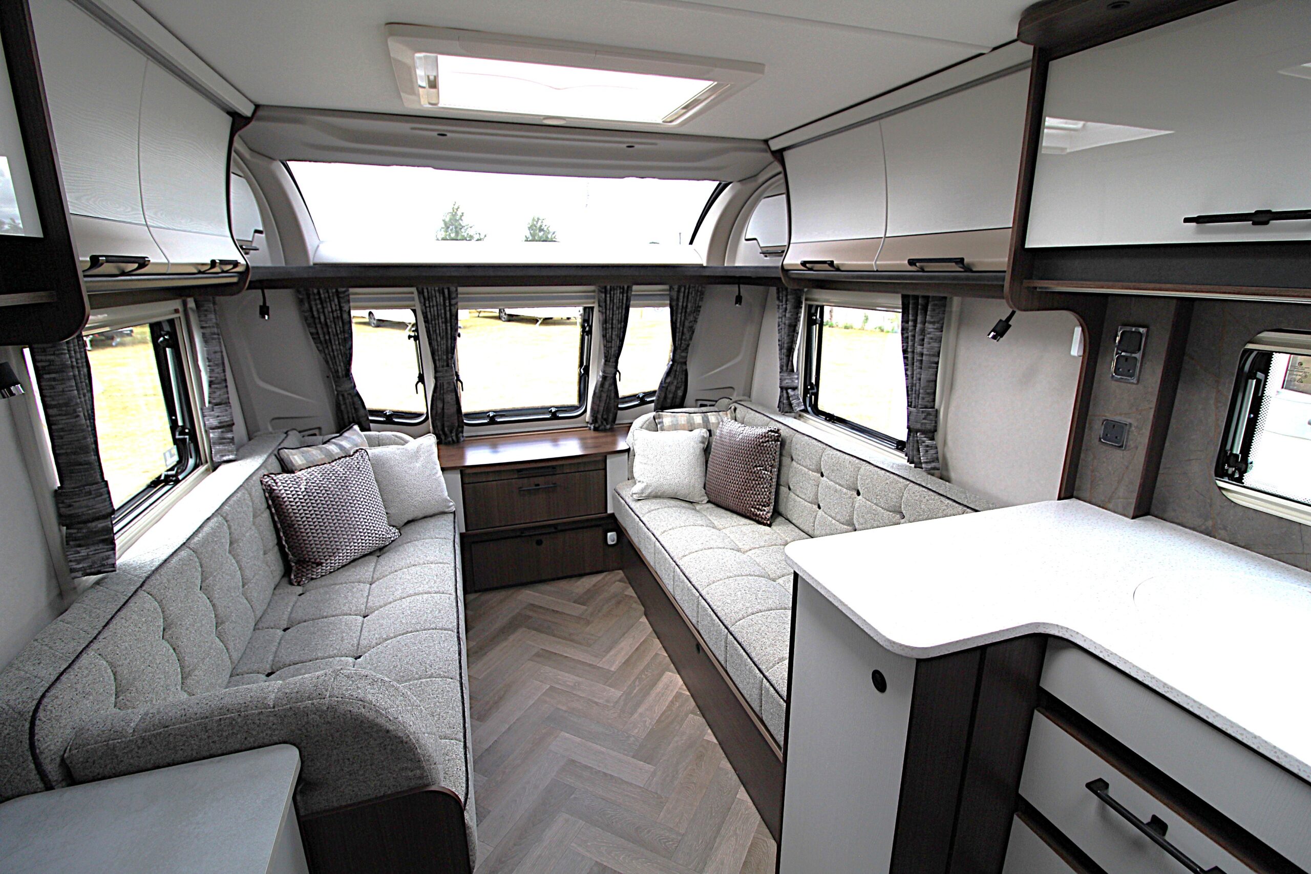 2026-coachman-laser-480-22.jpg