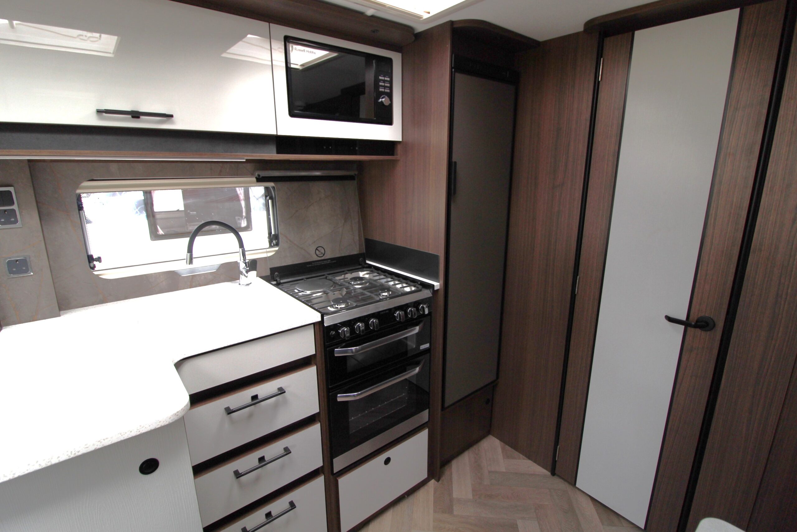 2026-coachman-laser-480-28.jpg