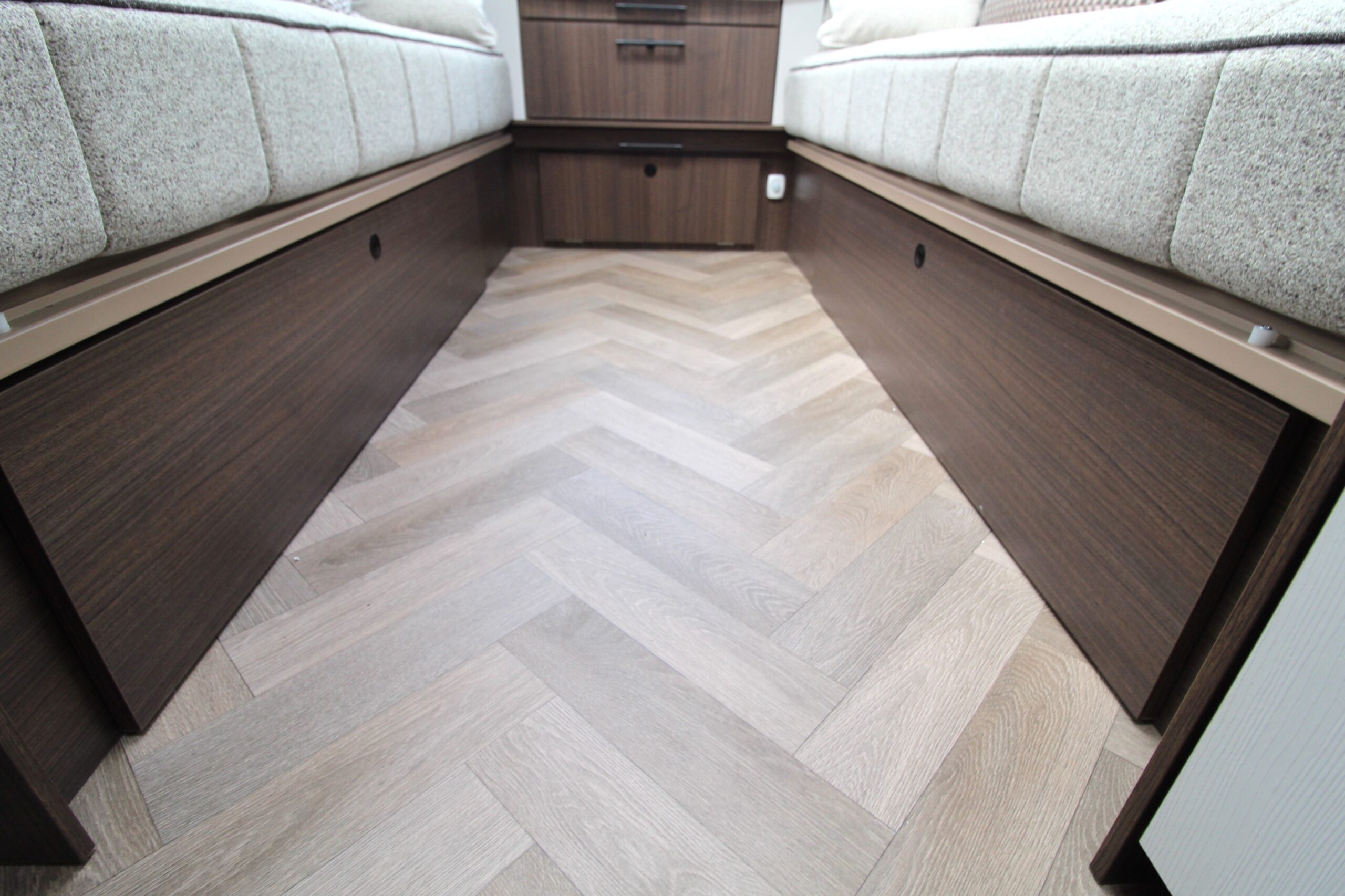 2026-coachman-laser-480-4.jpg