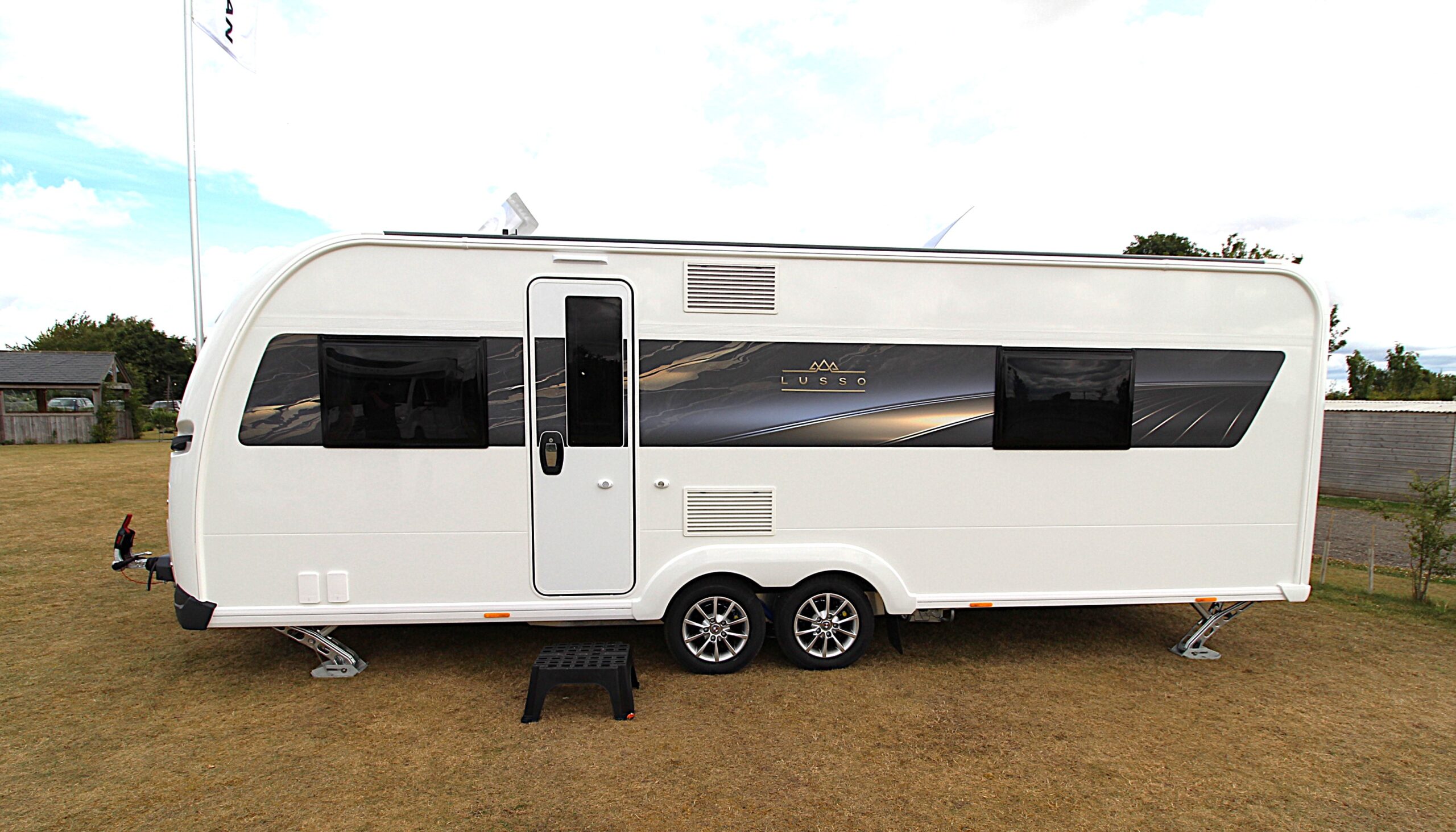 2026-coachman-lusso-ii-9.jpg