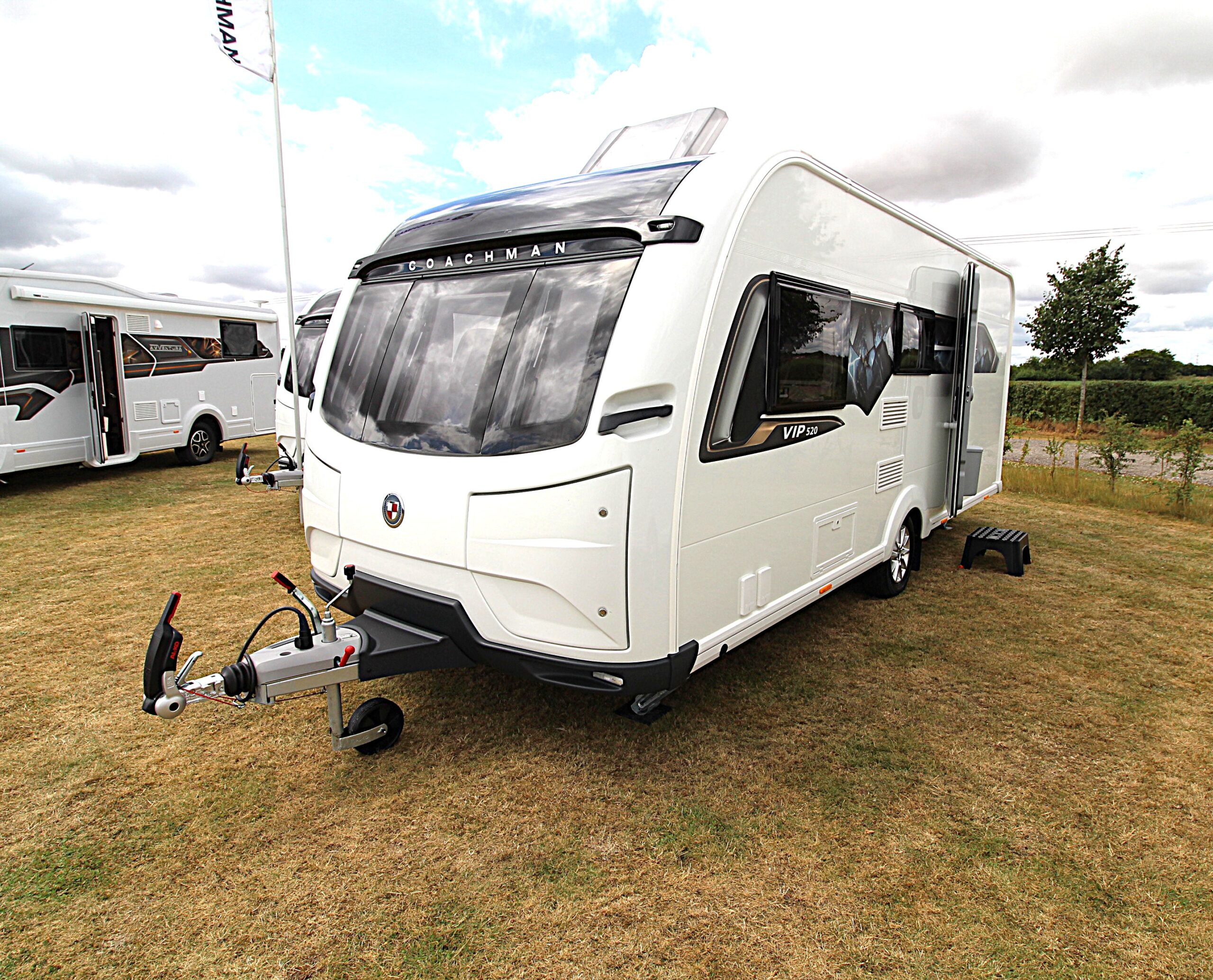 2026-coachman-vip-520-2.jpg