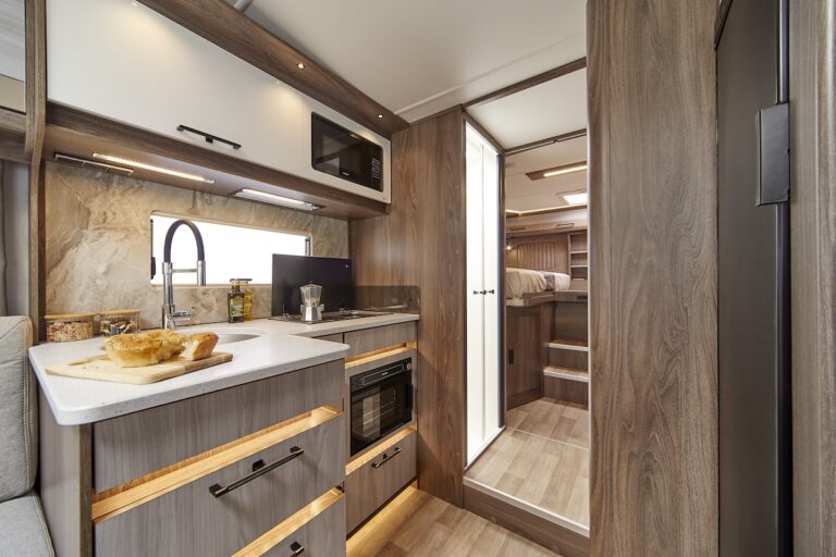 Avventura Interior