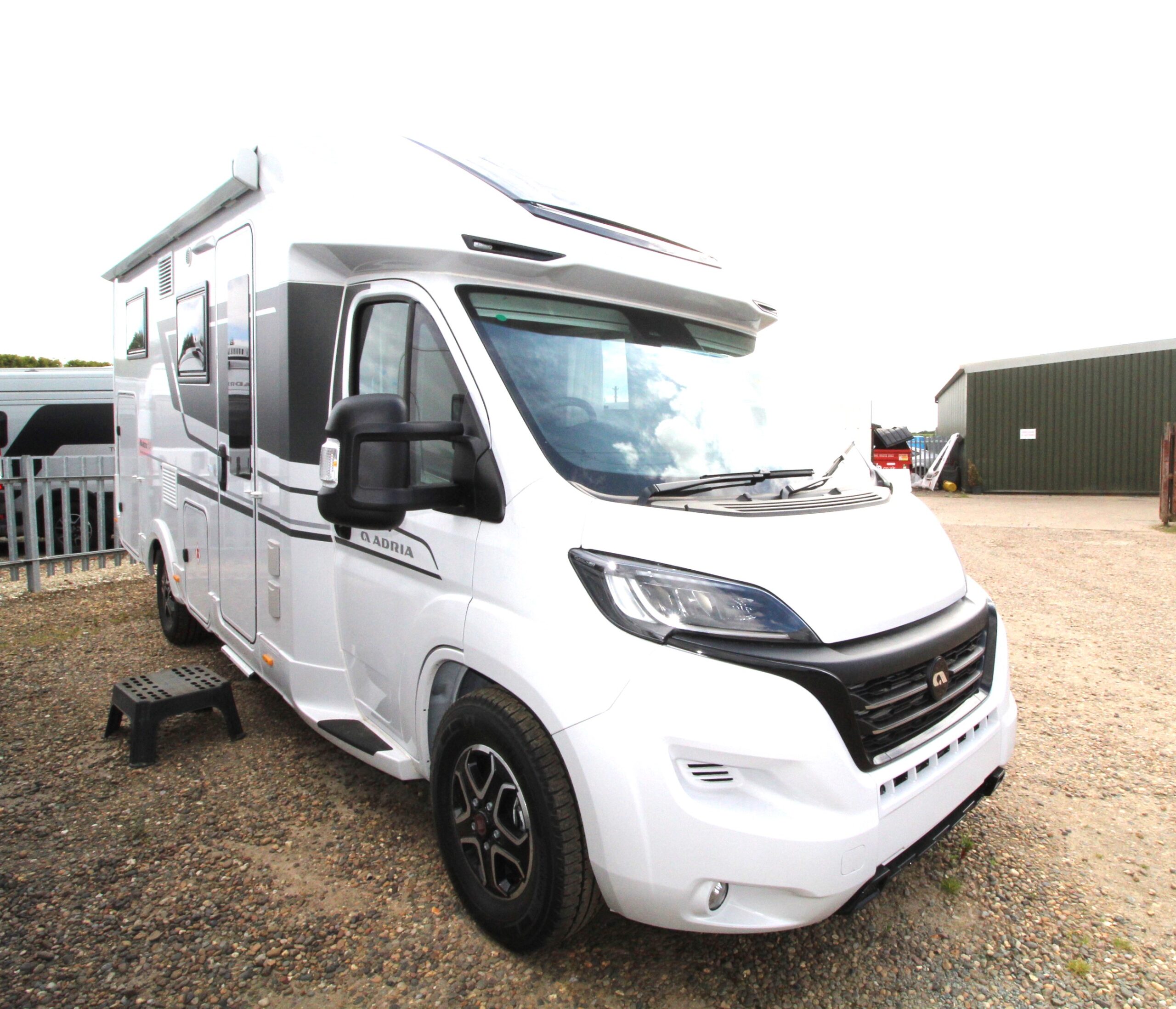 adria-matrix-axess-600-sl-50167-51-1.jpg
