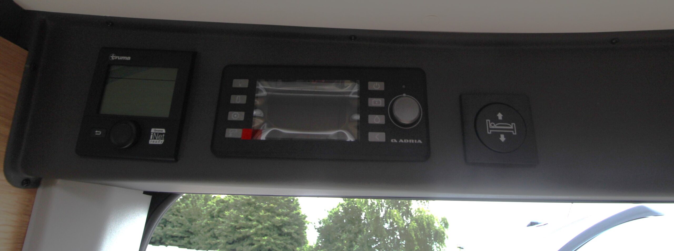 adria-twin-max-680-sgx-56024-k04-32.jpg