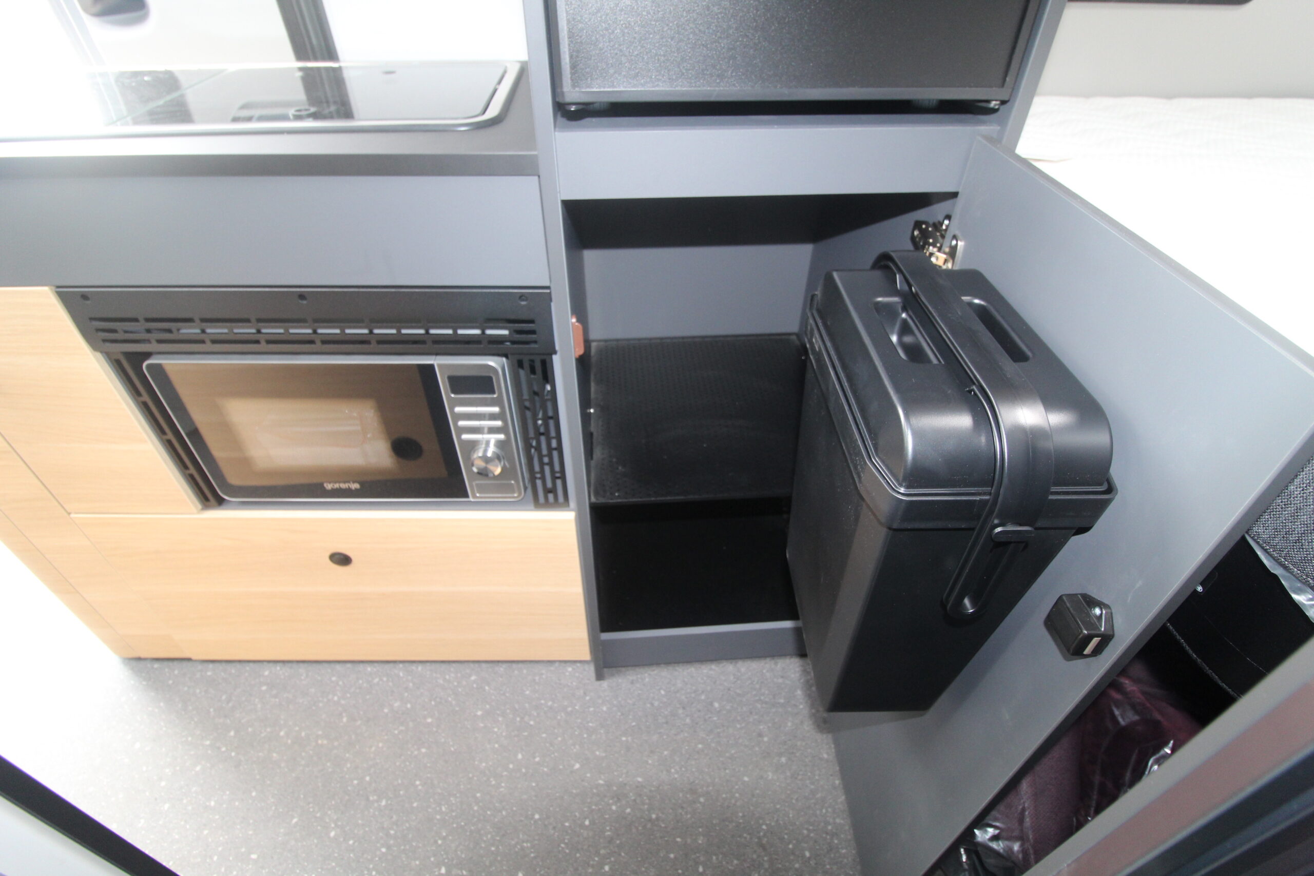 adria-twin-max-680-sgx-56024-k04-41.jpg