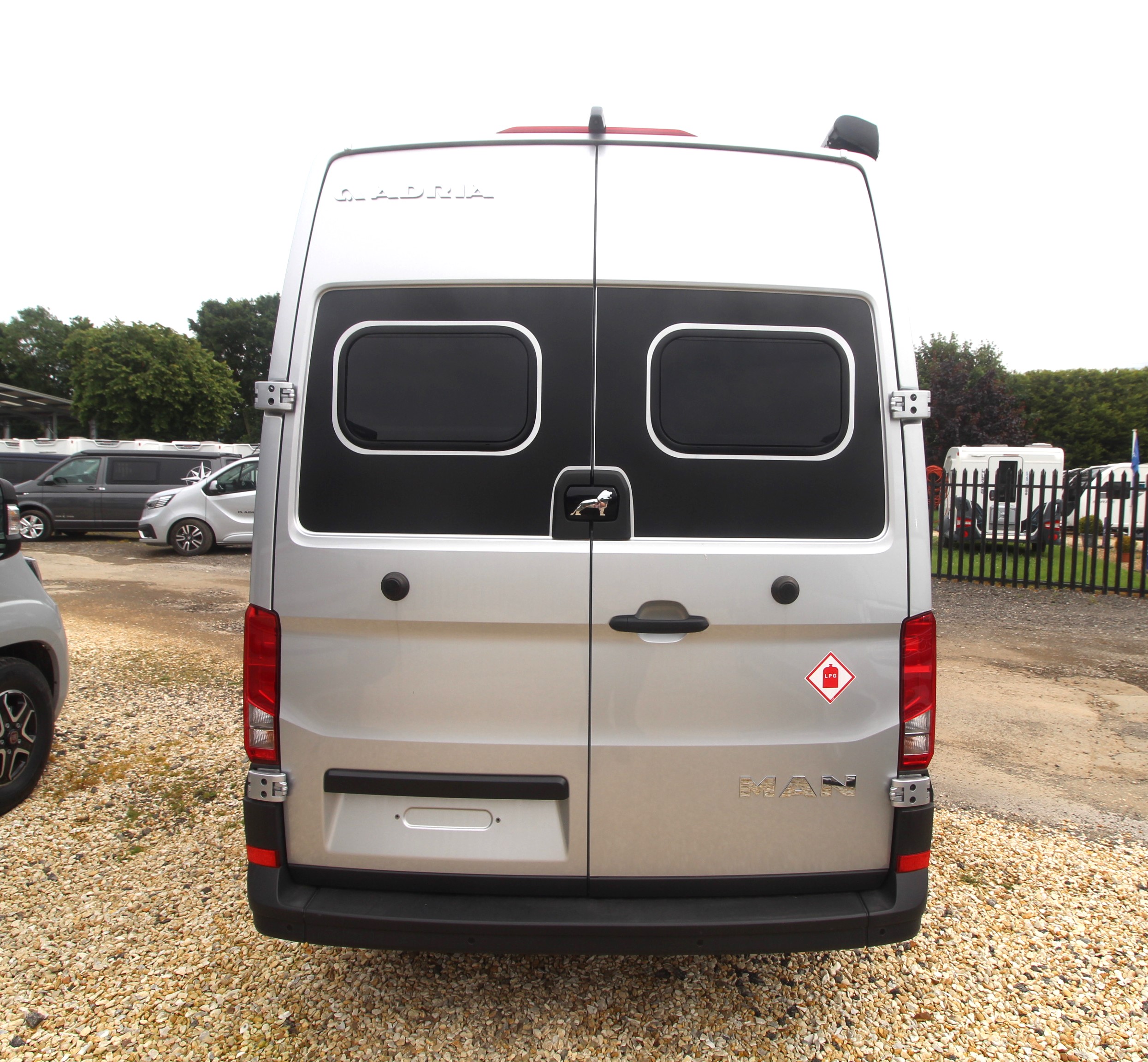 adria-twin-max-680-sgx-56024-k04-52.jpg