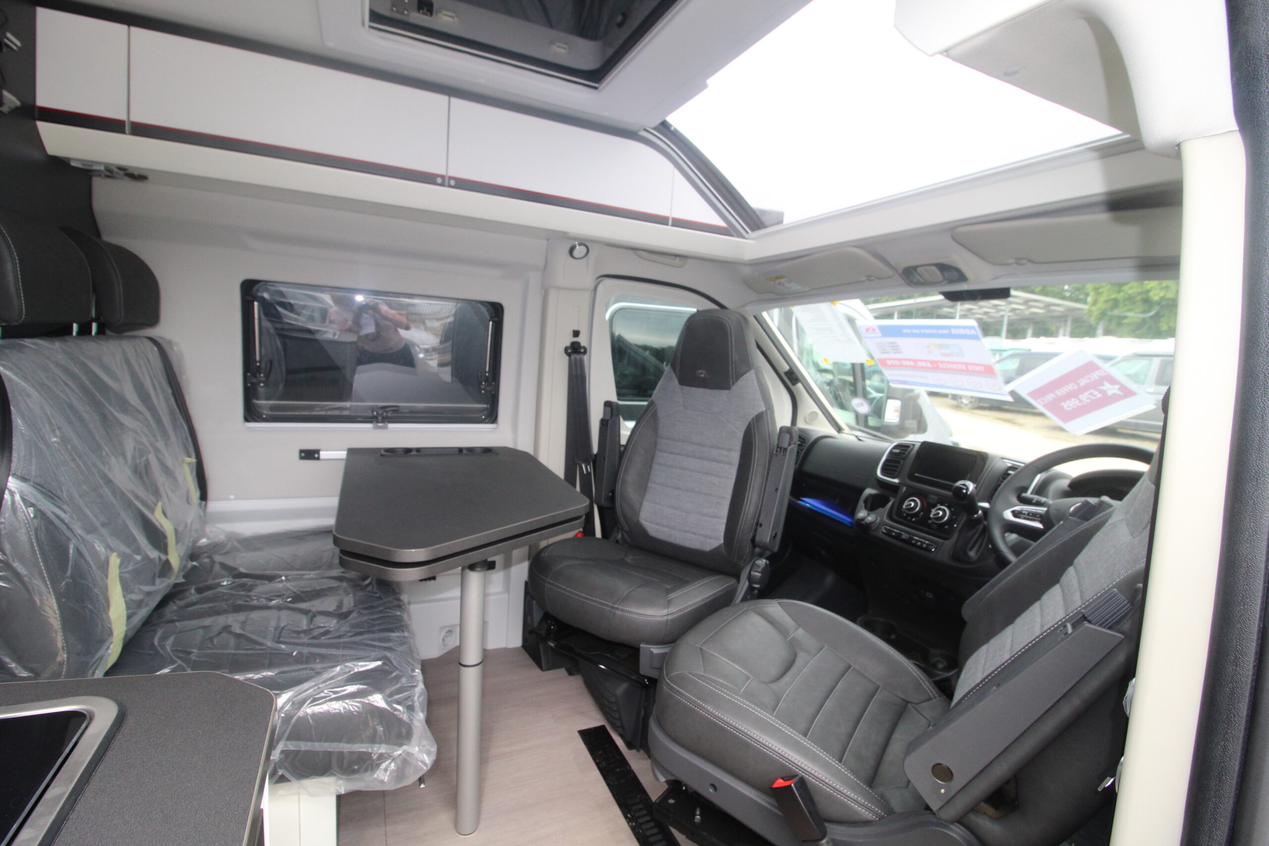 adria-twin-sports-600-spb-55445-k-32-expedition-grey3_1.jpg