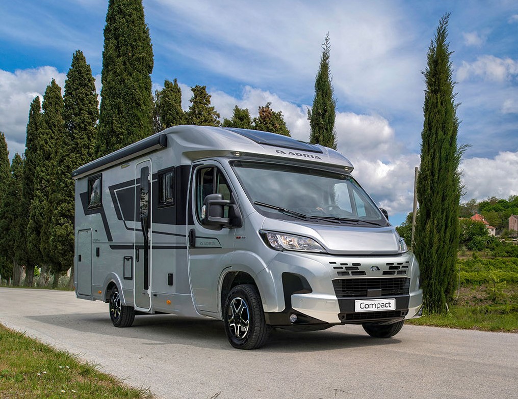 adria-web-compact-fiat-front_2.jpg