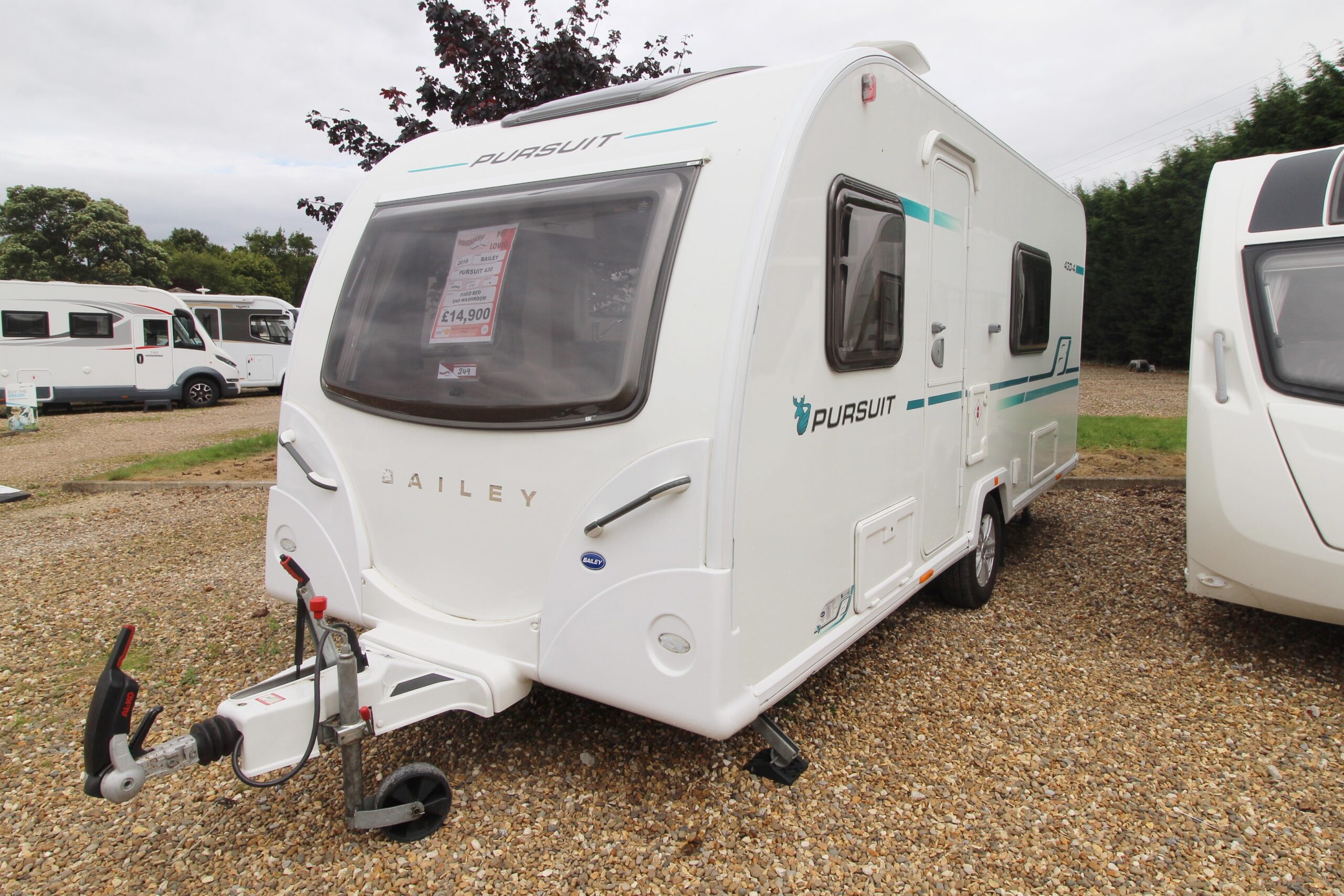 bailey-pursuit-430-caravan-wandahome-external_1.jpg