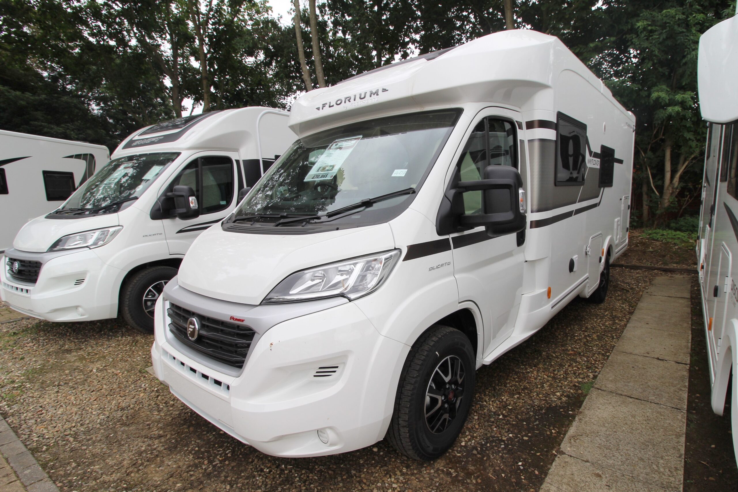 fleurette-mayflower-67-lo-motorhome-10.jpg