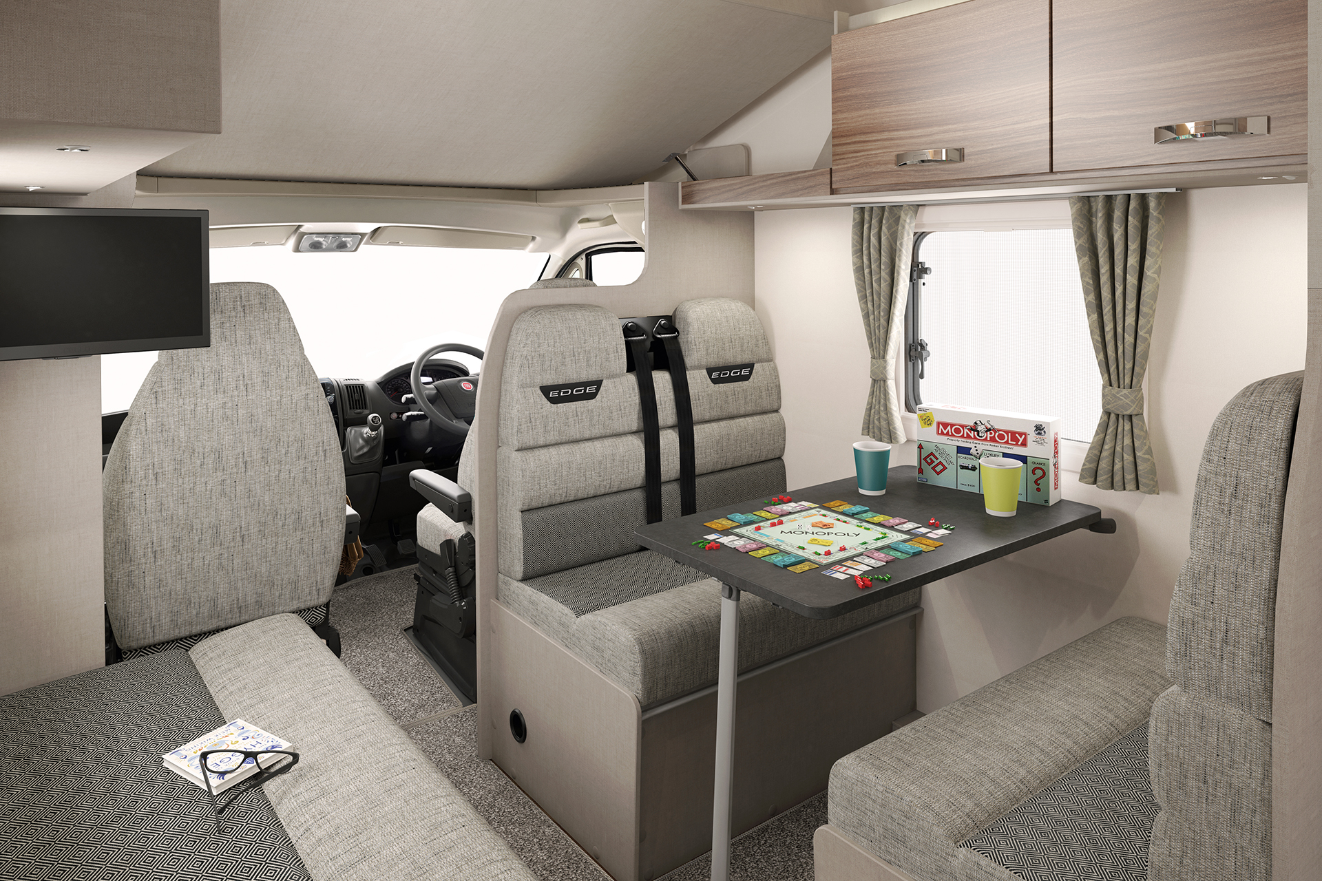 int-edge-486-front-lounge-swift.jpg
