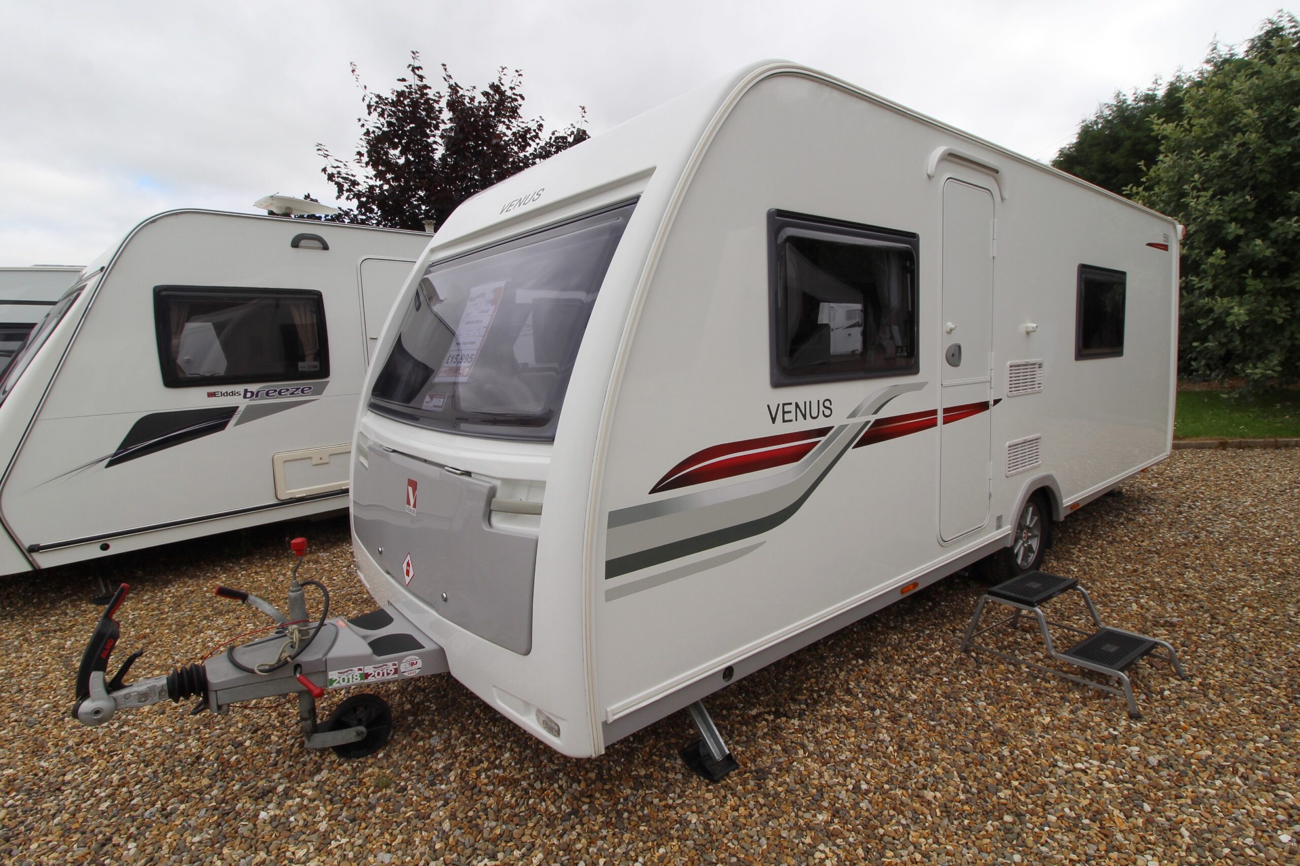 lunar-venus-550-4-caravan-wandahome-2.jpg