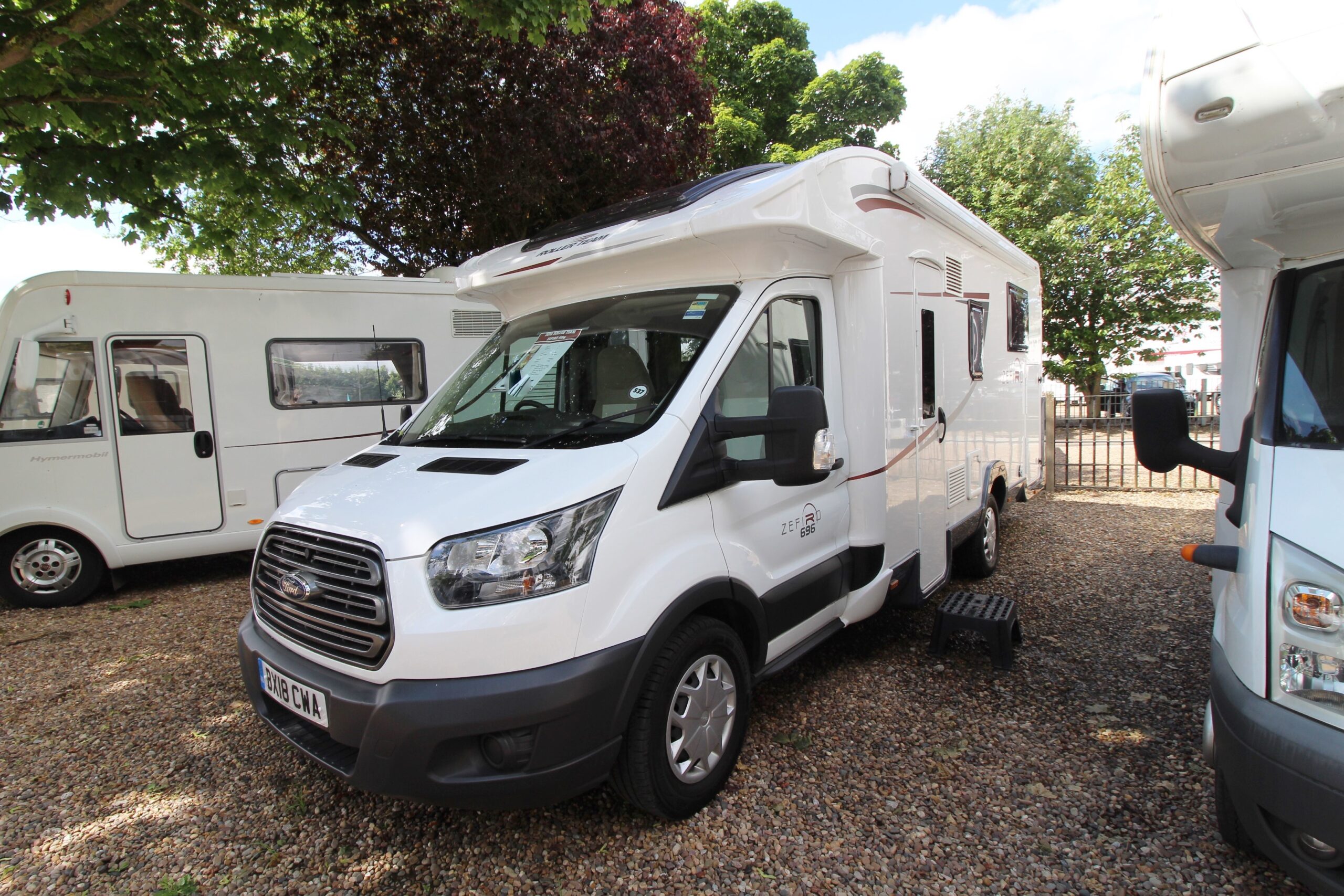 roller-team-zefiro-696-motorhome-13_1.jpg
