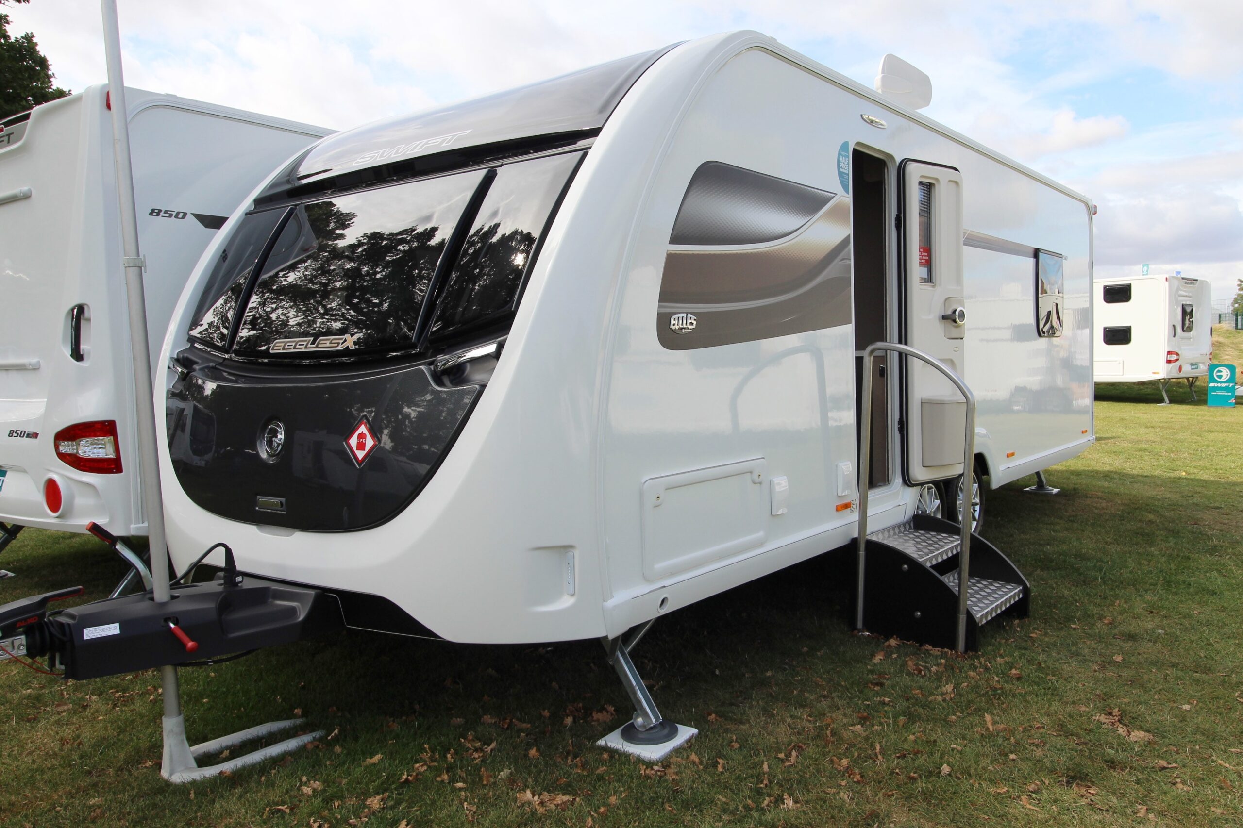 swift-eccles-x850-frontview.jpg
