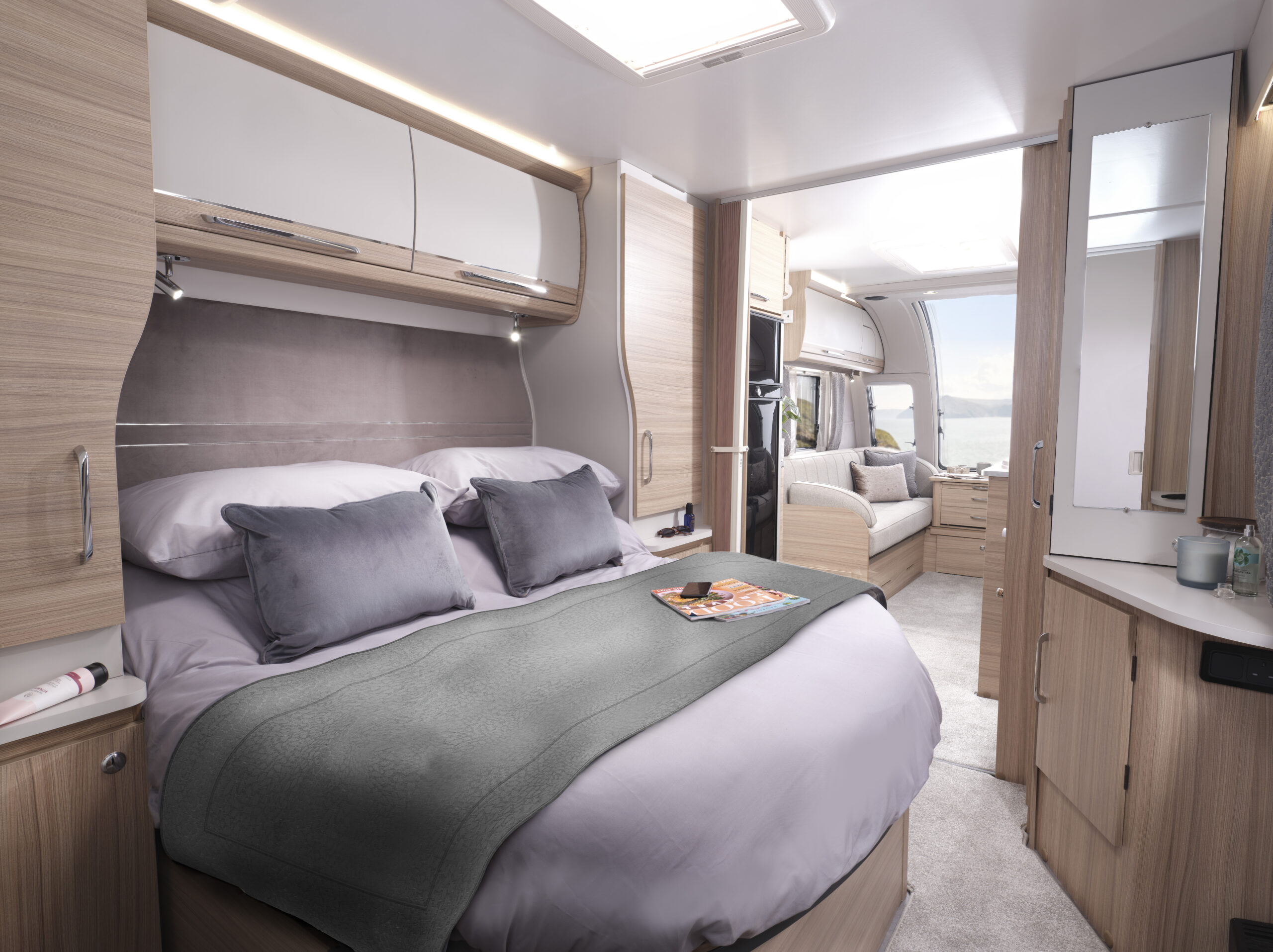 unicorn-v-cartagena-bedroom-lounge.jpg